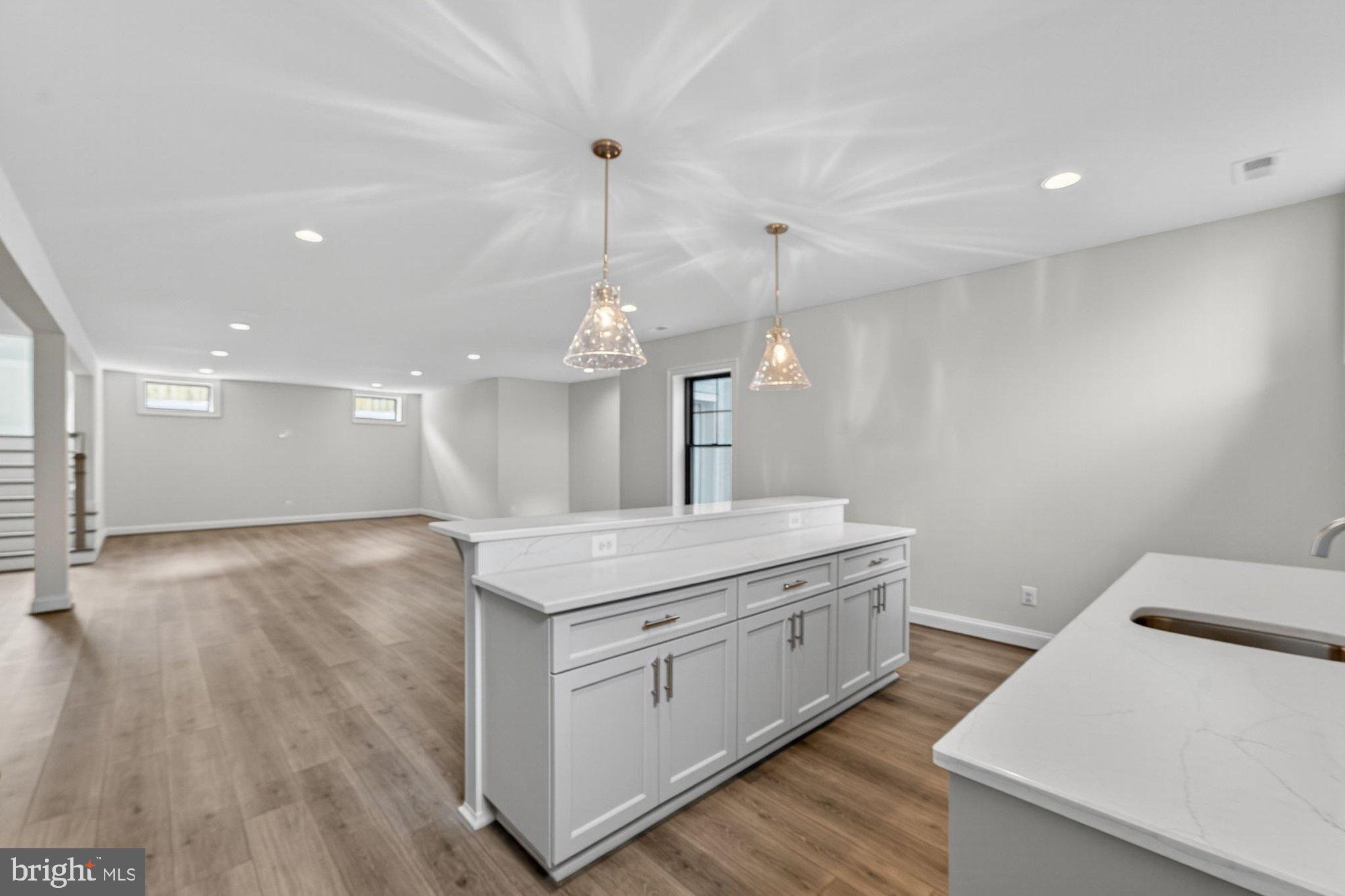 VIENNA HILLS - Residential