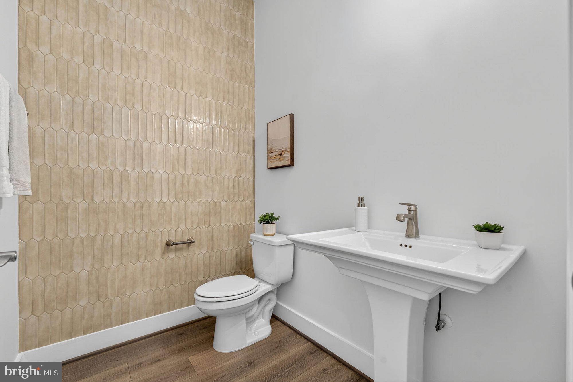 VIENNA HILLS - Residential