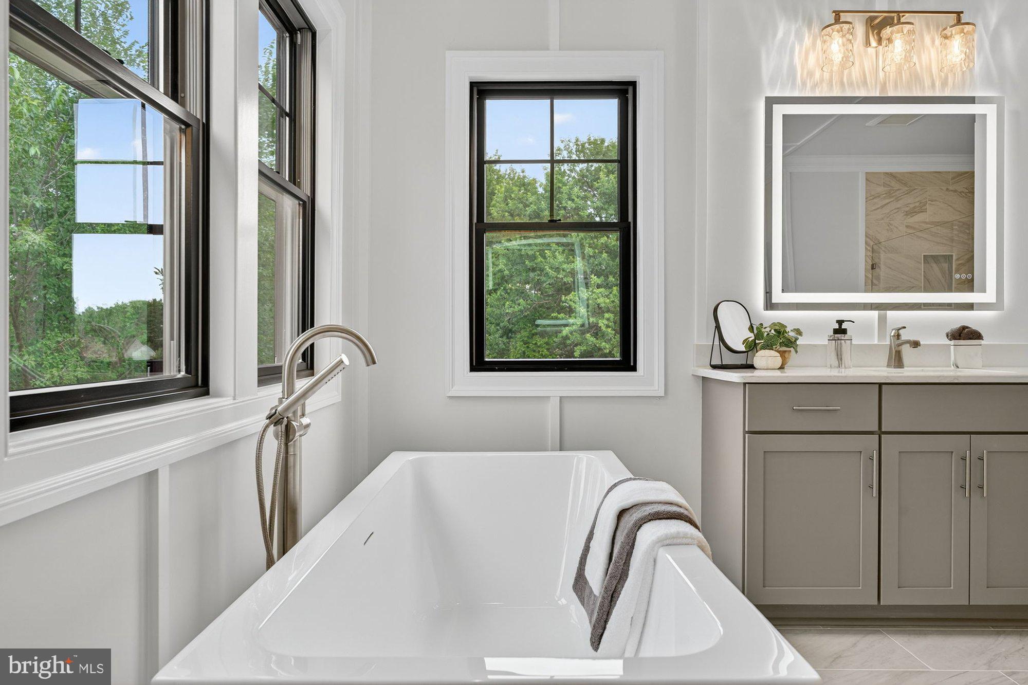 VIENNA HILLS - Residential