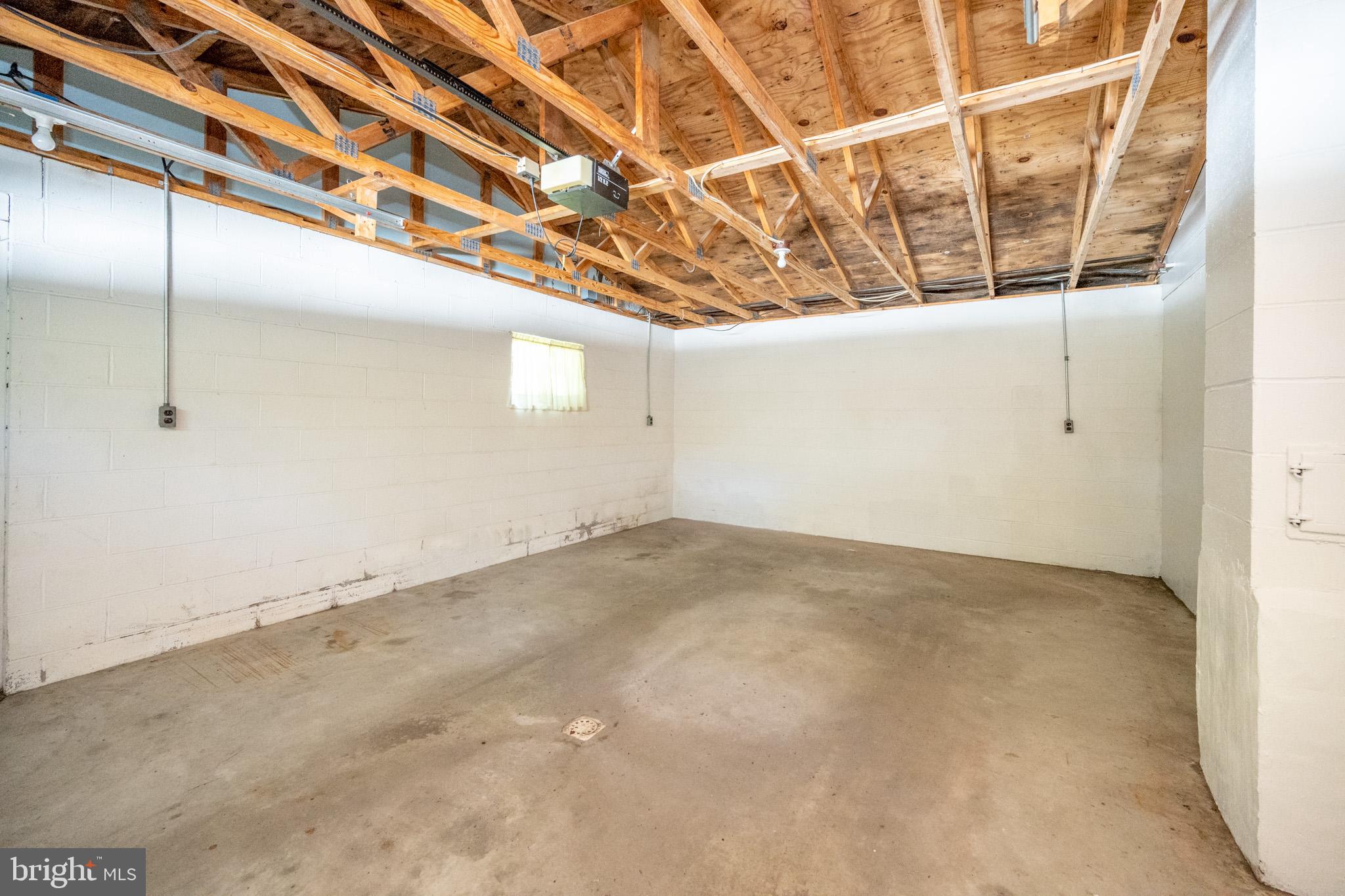 TURKEY NECK - Residential