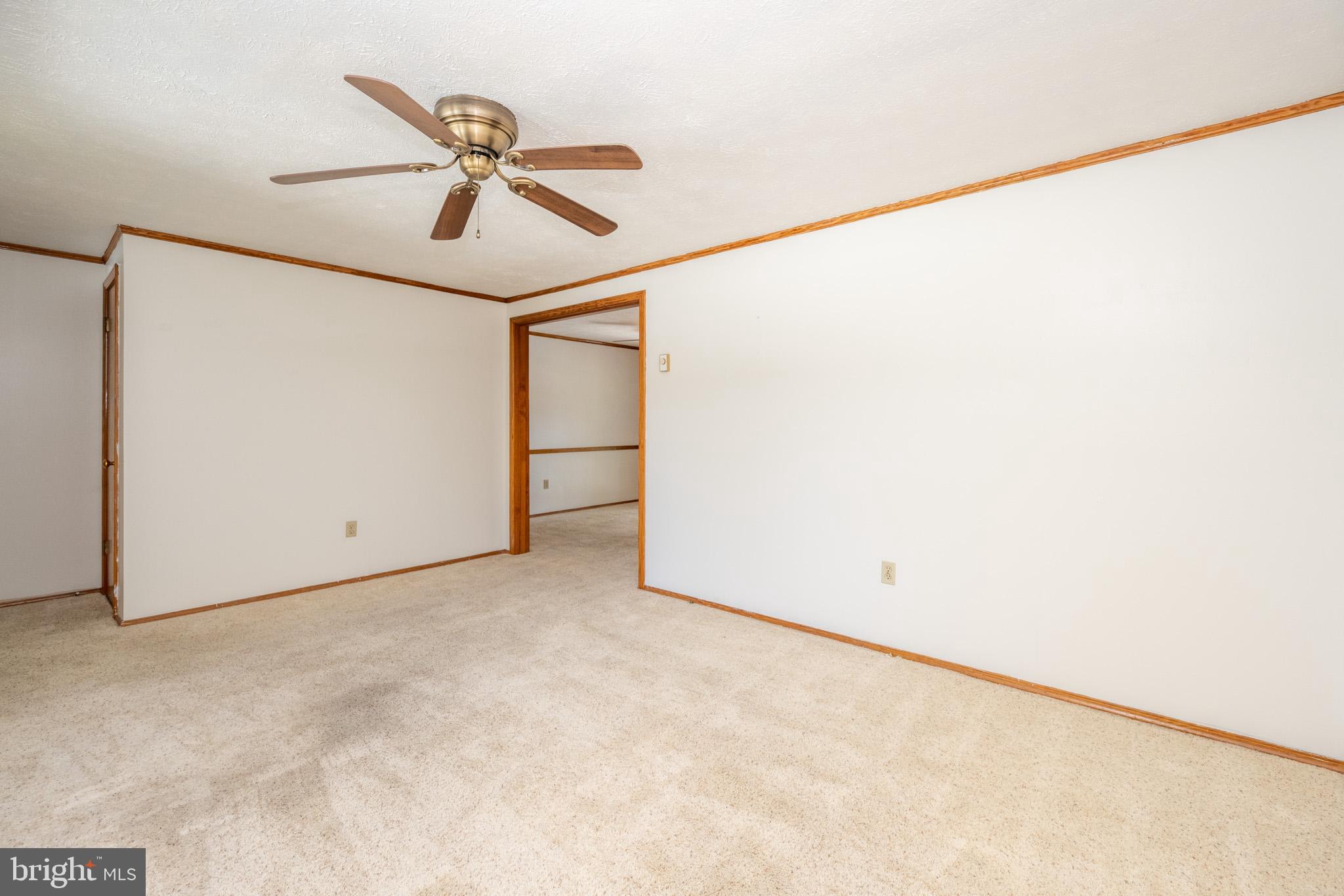 TURKEY NECK - Residential