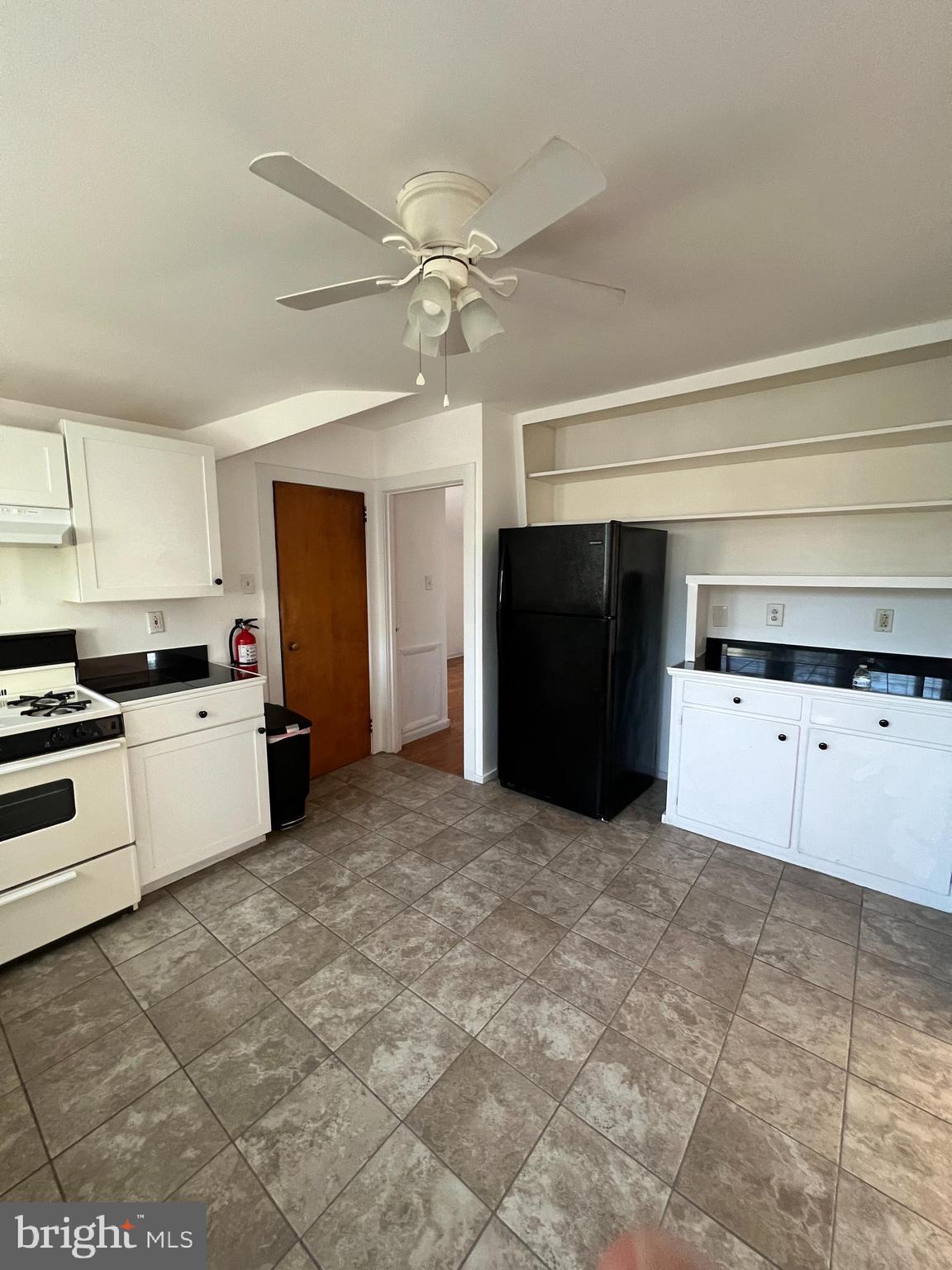 340 ELM AVENUE 2ND FLOOR