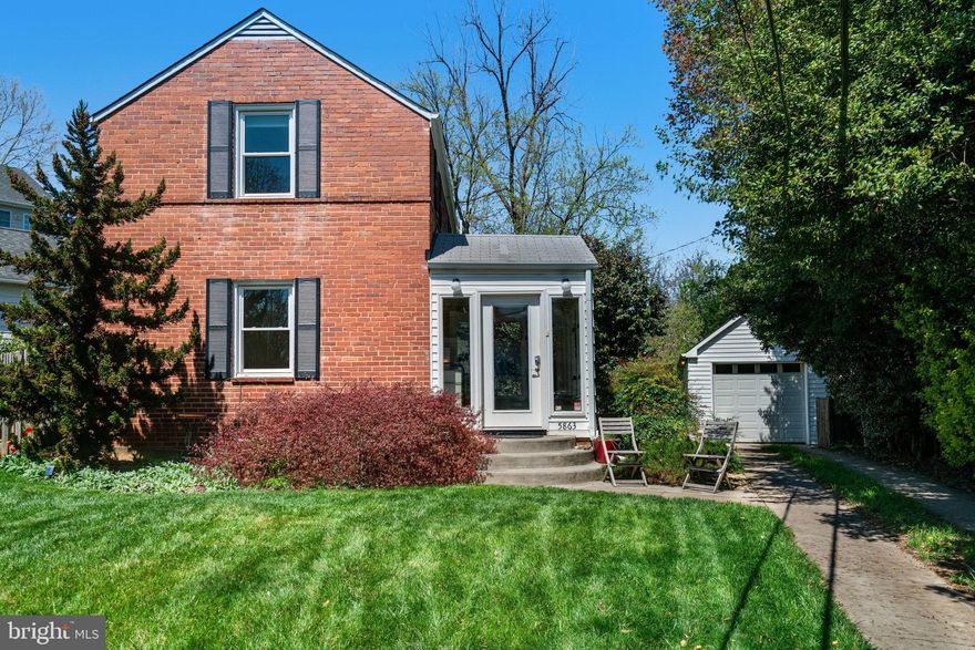 Opportunity Knocks! This is your chance to get into a detached home in N Arlington for less than the price of a TH or condo! This sunny bungalow w/ hardwood floors and updated kitchen and bath also has a  detached garage (and EV charger)! Situated on a quiet street, walking distance to everything Westover has to offer! Shops, restaurants, farmers market, beer garden, Westover & Bon Air parks, Custis/Four MIle Run/W&OD trails for walking & biking, etc etc! EFC Metro is less than a mile away (Ballston Metro is just 2 miles), DCA is less than 10 miles. Park your car and enjoy all the amenities of N Arlington living. Located in the highly sought after Cardinal ES/Swanson MS/Yorktown HS school district! Live in it as-is or expand but don't miss this gem!Property survey & floor plan  in documents. Seller paid 2.5% buyer broker noted in concessions.