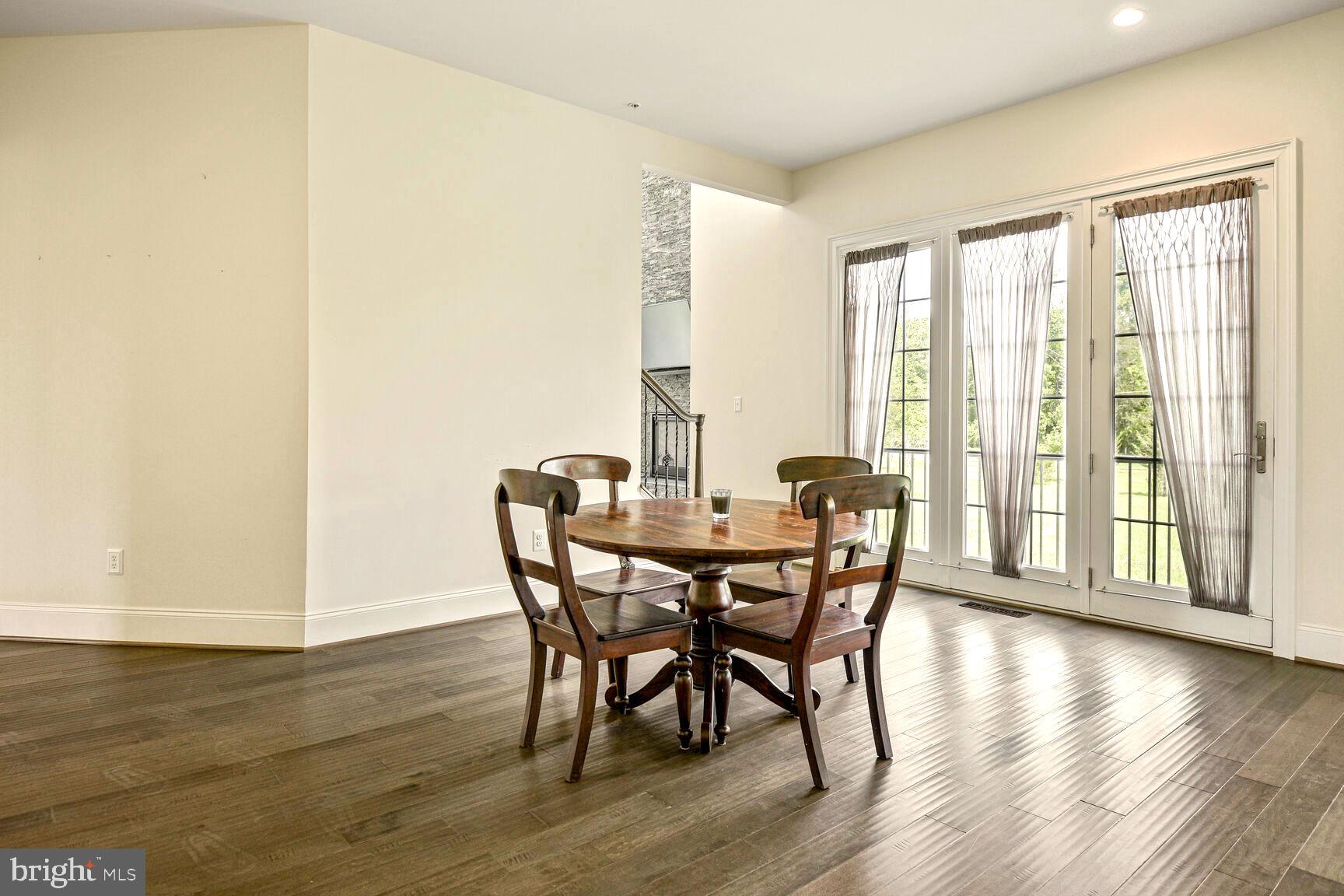 TROTTERS GLEN - Residential