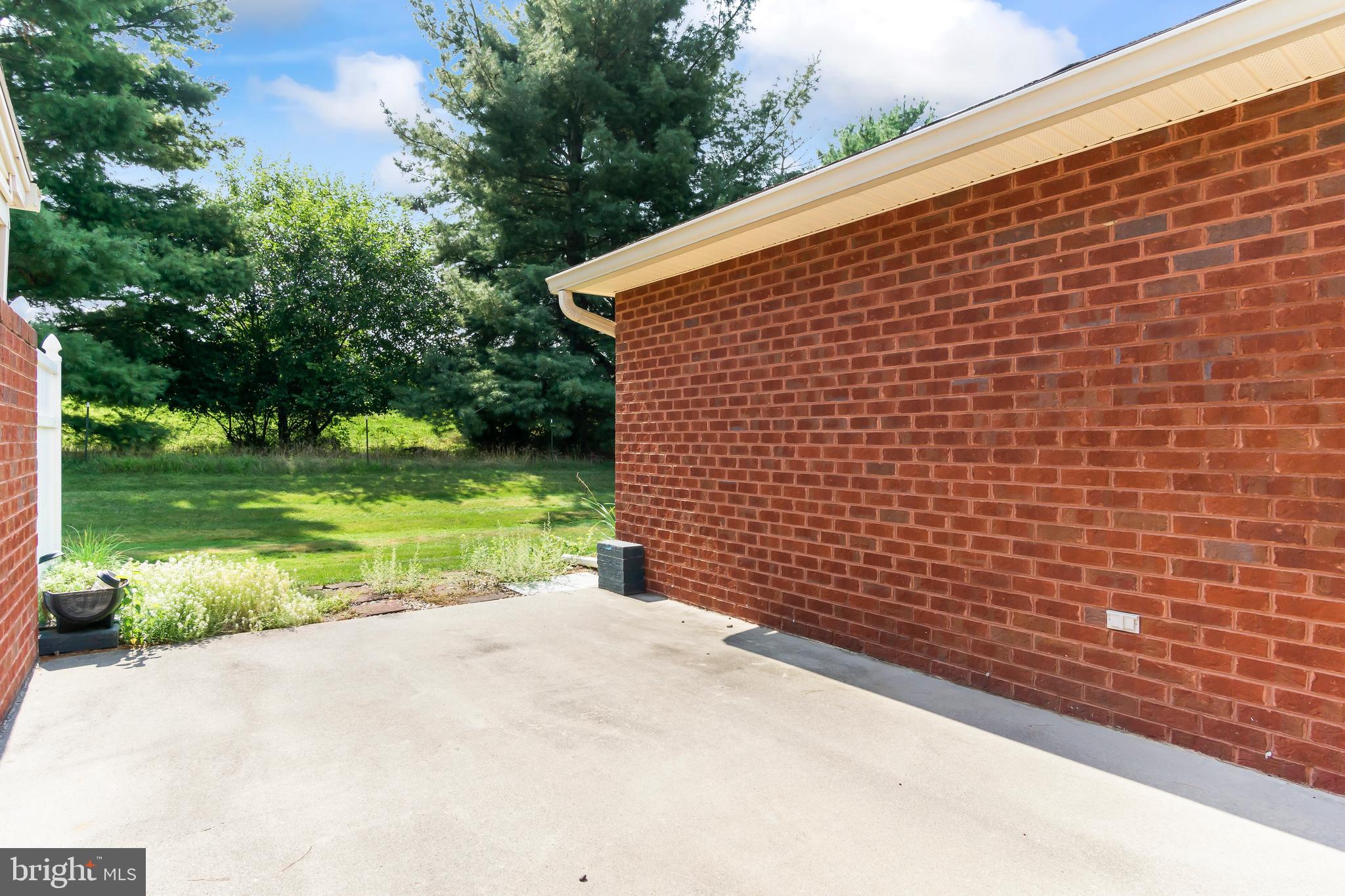 ENGLEBROOK PARK - Residential