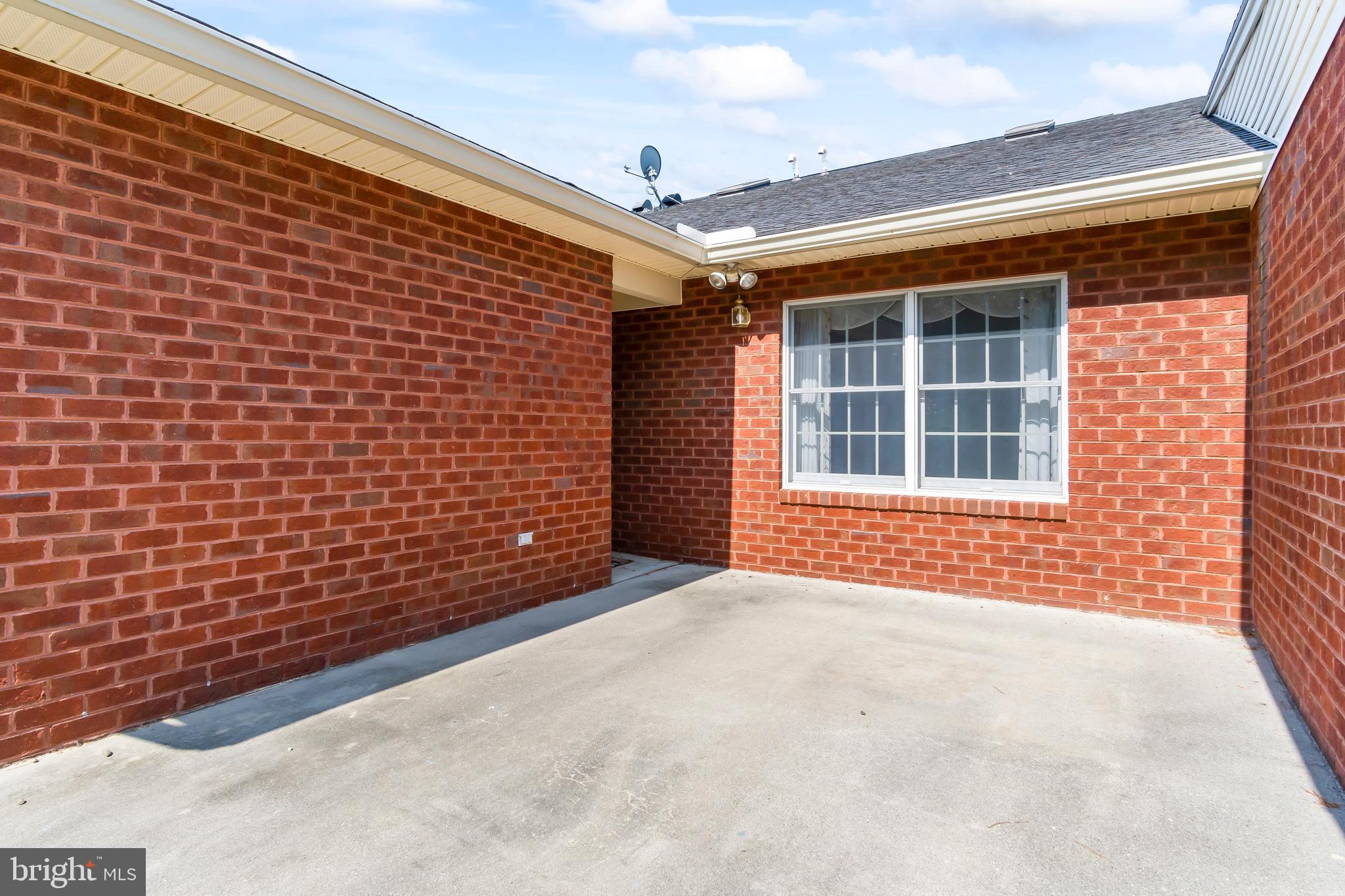 ENGLEBROOK PARK - Residential