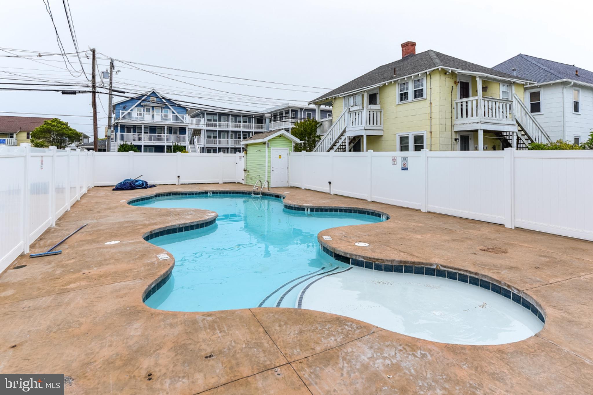 404 SAINT LOUIS AVENUE 13