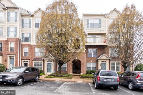 Condo For Rent - 7046 Falls Reach Drive #304<br/> FALLS CHURCH, VA 22043