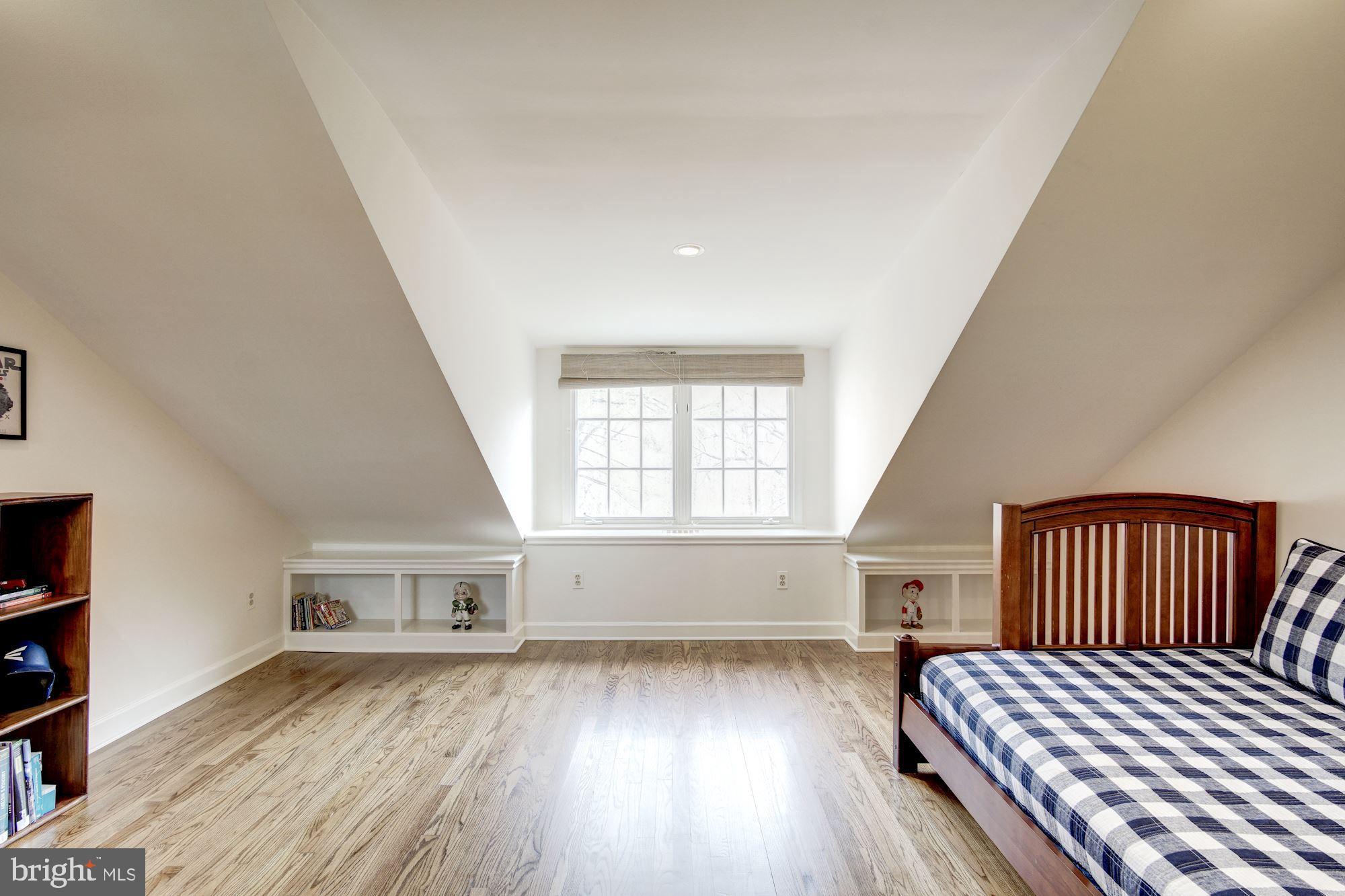 YATES GARDENS - Residential