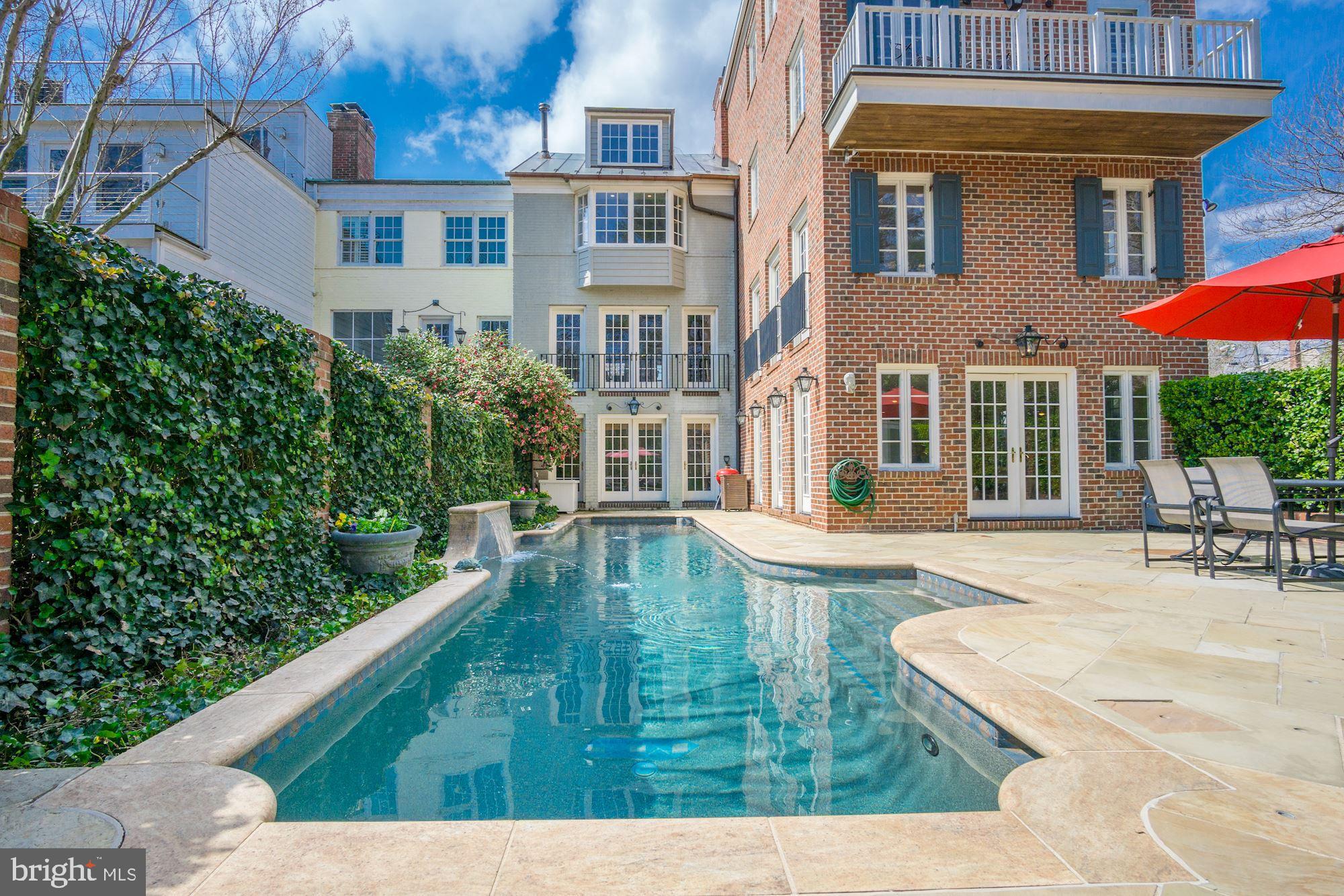 YATES GARDENS - Residential