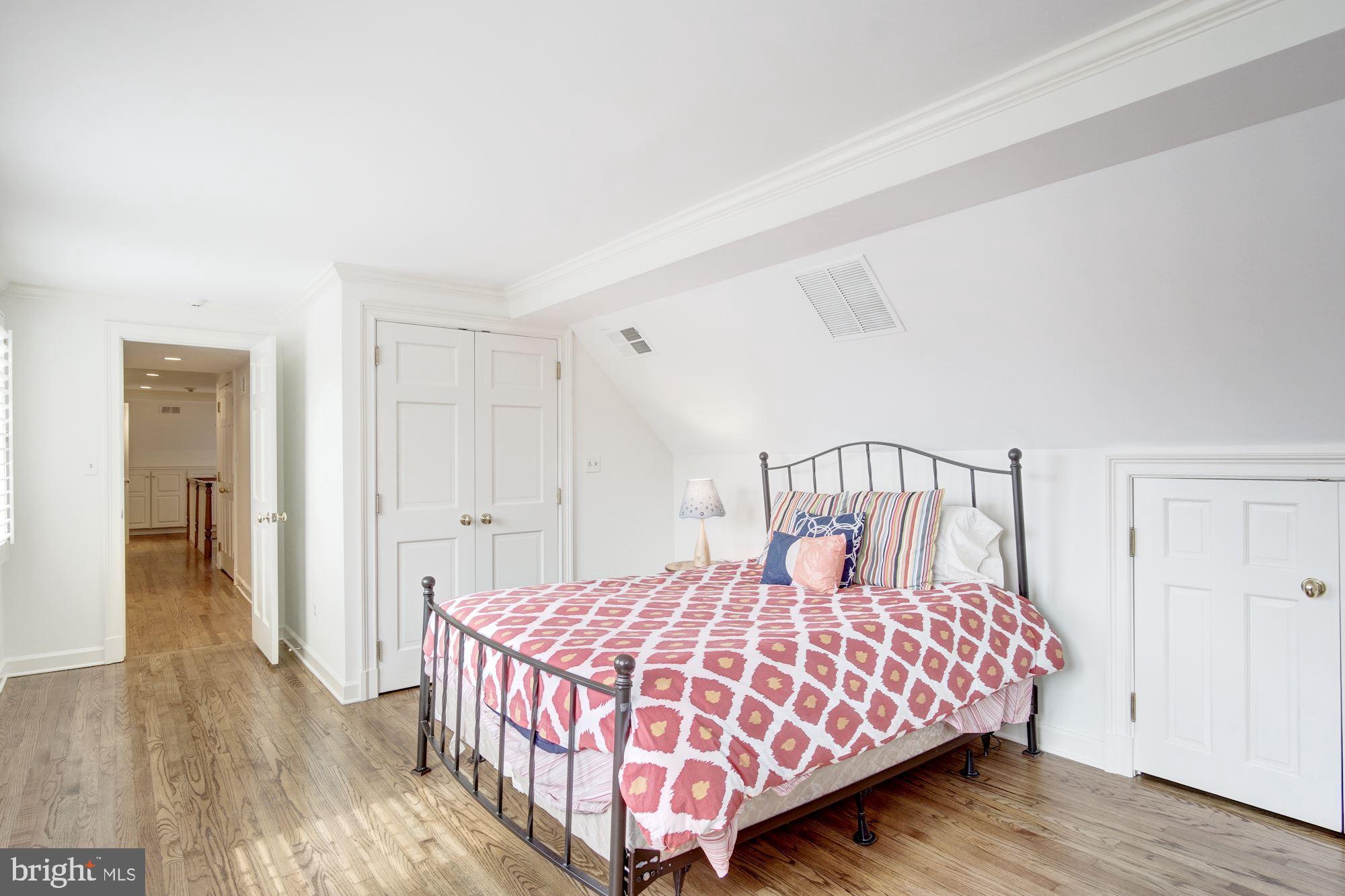 YATES GARDENS - Residential