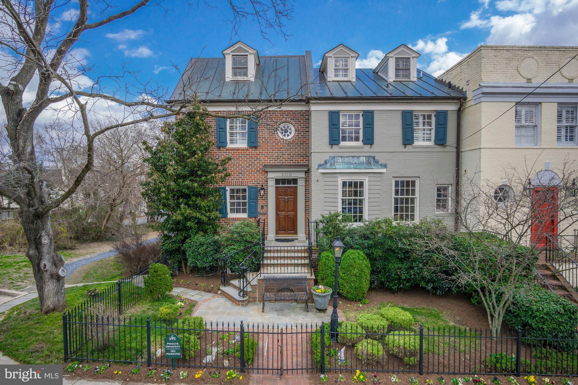 YATES GARDENS - Residential