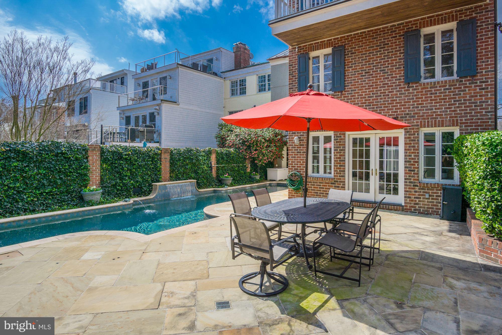 YATES GARDENS - Residential