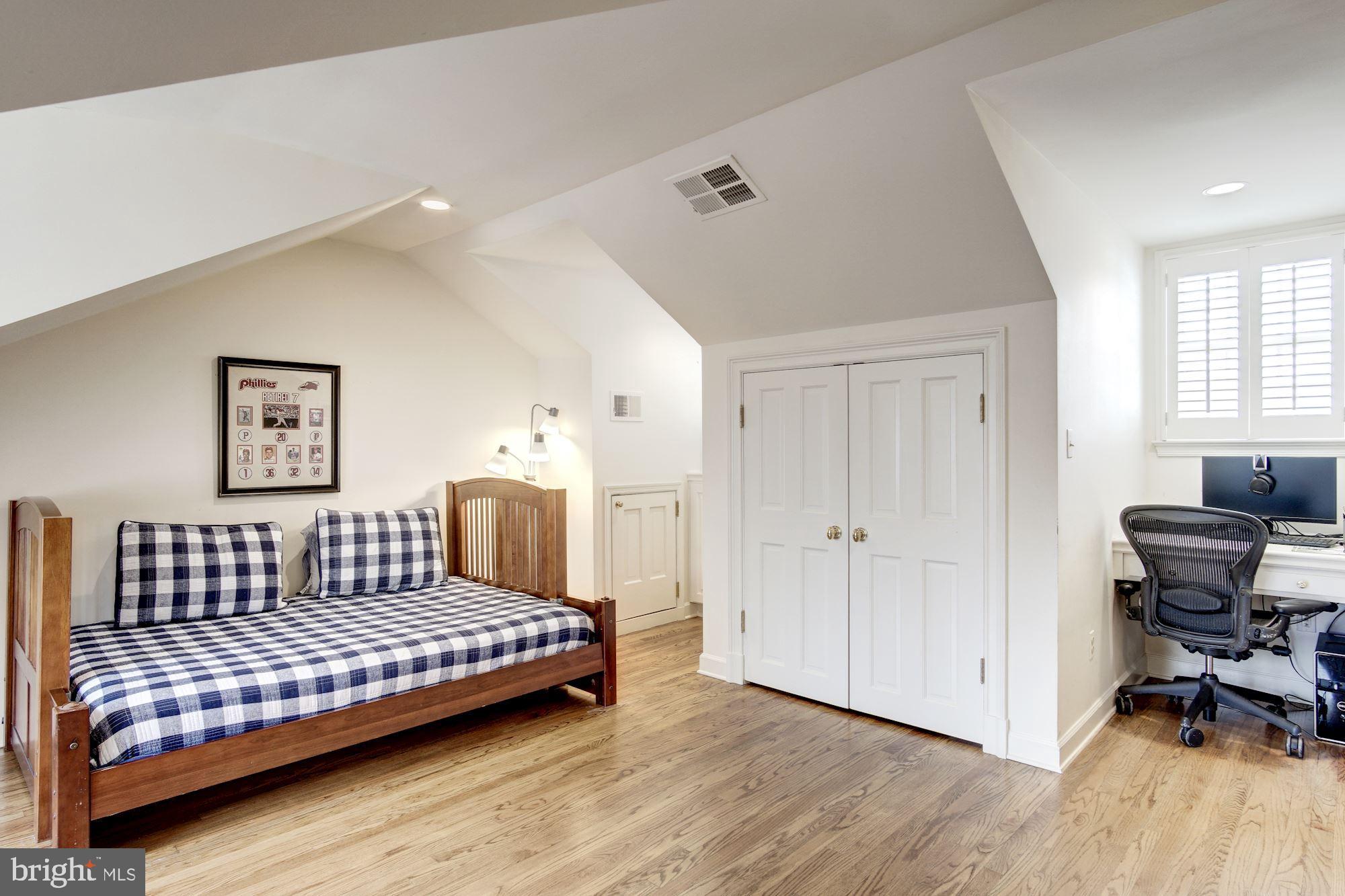 YATES GARDENS - Residential