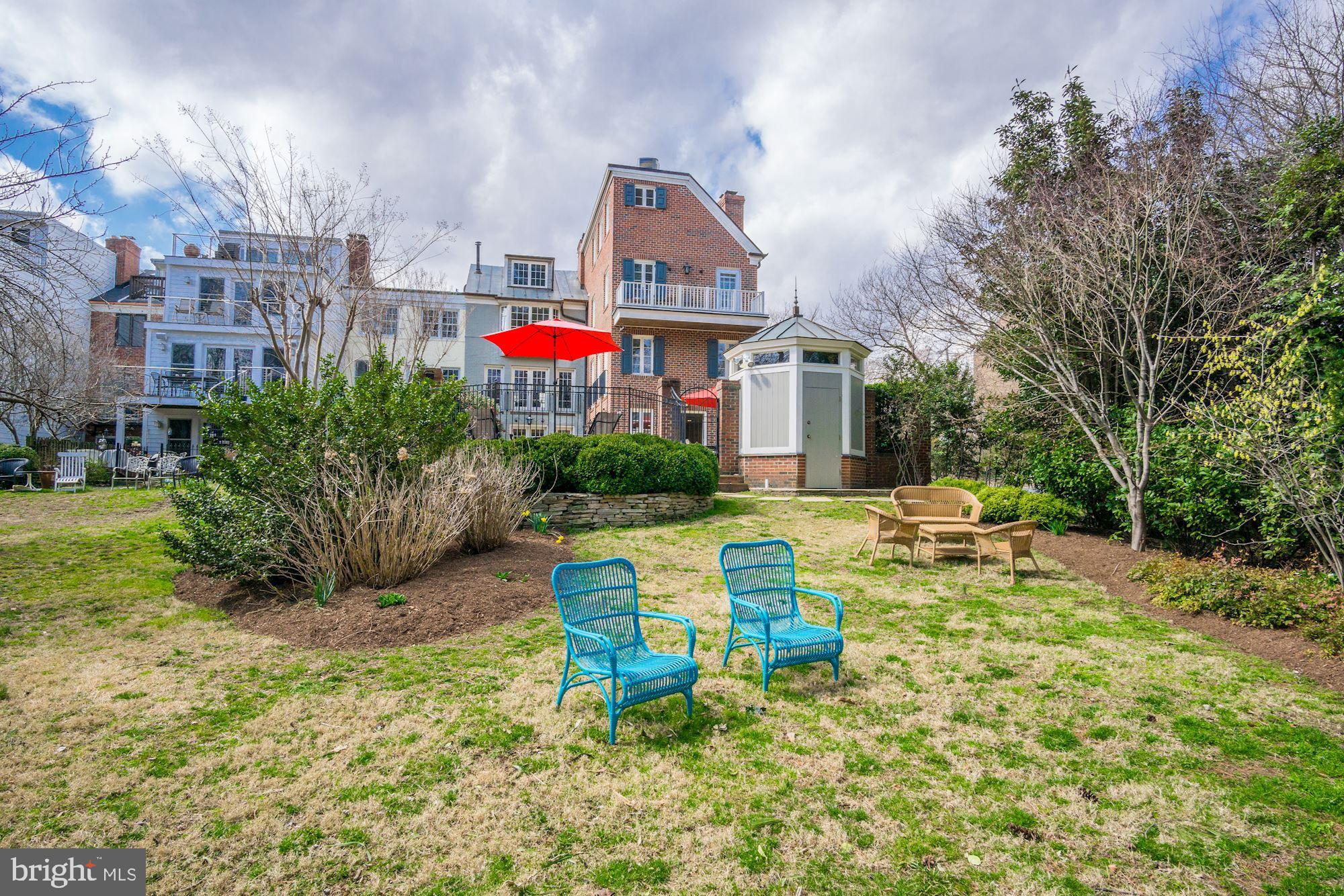 YATES GARDENS - Residential