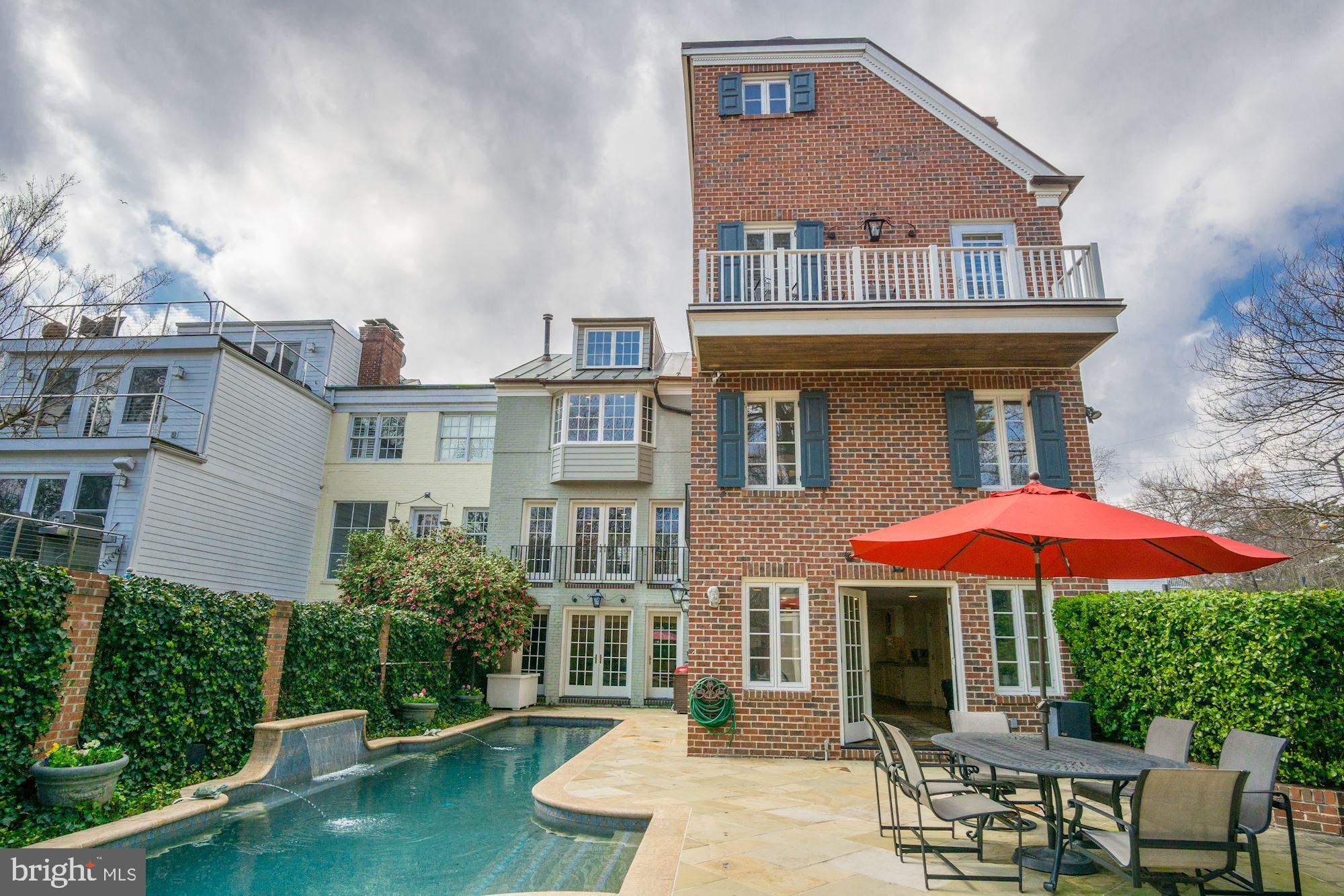 YATES GARDENS - Residential