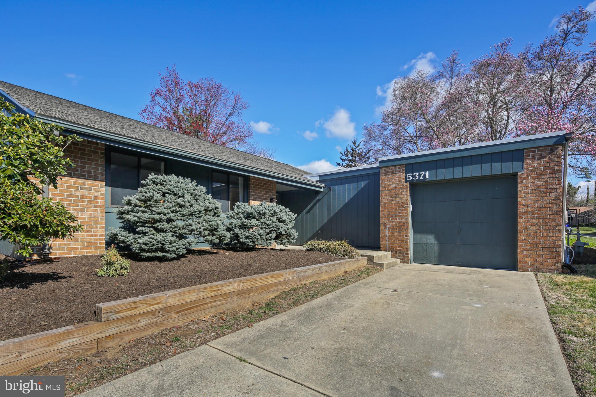 VILLAGE OF LONG REACH - Residential