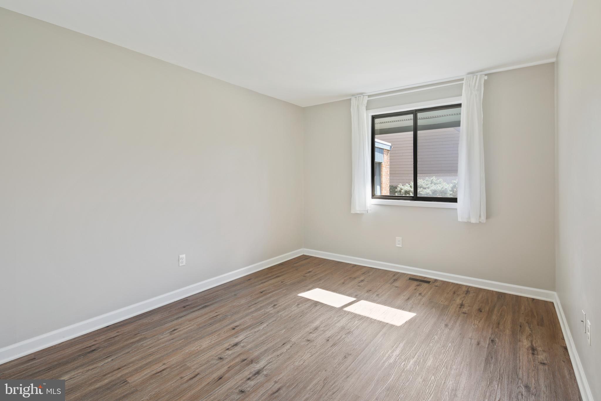 VILLAGE OF LONG REACH - Residential