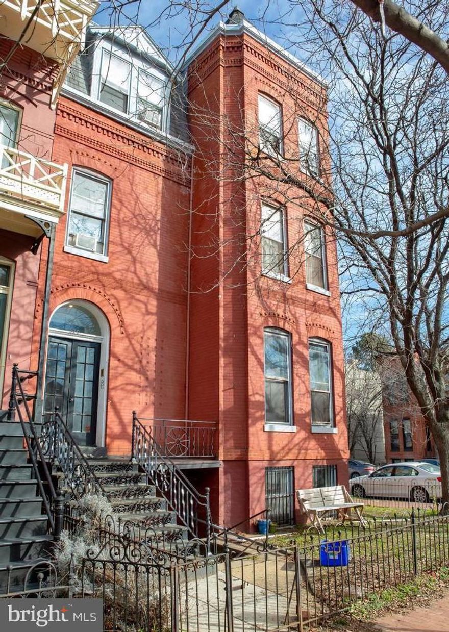 PREMIER LOCATION - CORNER HOME 6 BLOCKS TO SENATE. FOUR  LARGE AND GRACIOUS UNIS - 2 ONE=BEDROOM, TWO TWO BDROOMS. DECKS, MANY ORIGINAL ARCHITECTURA; DETAILS INCLUDING WOOD TRIM AND TIN CEILINGS.