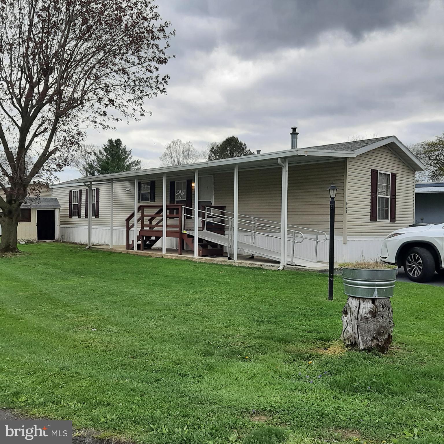 Perfect setting for this 2 bedroom, 2 full bath home in Hampden township, Cumberland Valley School district.
Enjoy Creek views from your deck , Nature at its best.
Conveniently located near 581 and 81 and minutes from shopping.
All appliances convey, working not warranted.
Park rent is $410 per month and includes street plowing, sewer and trash.