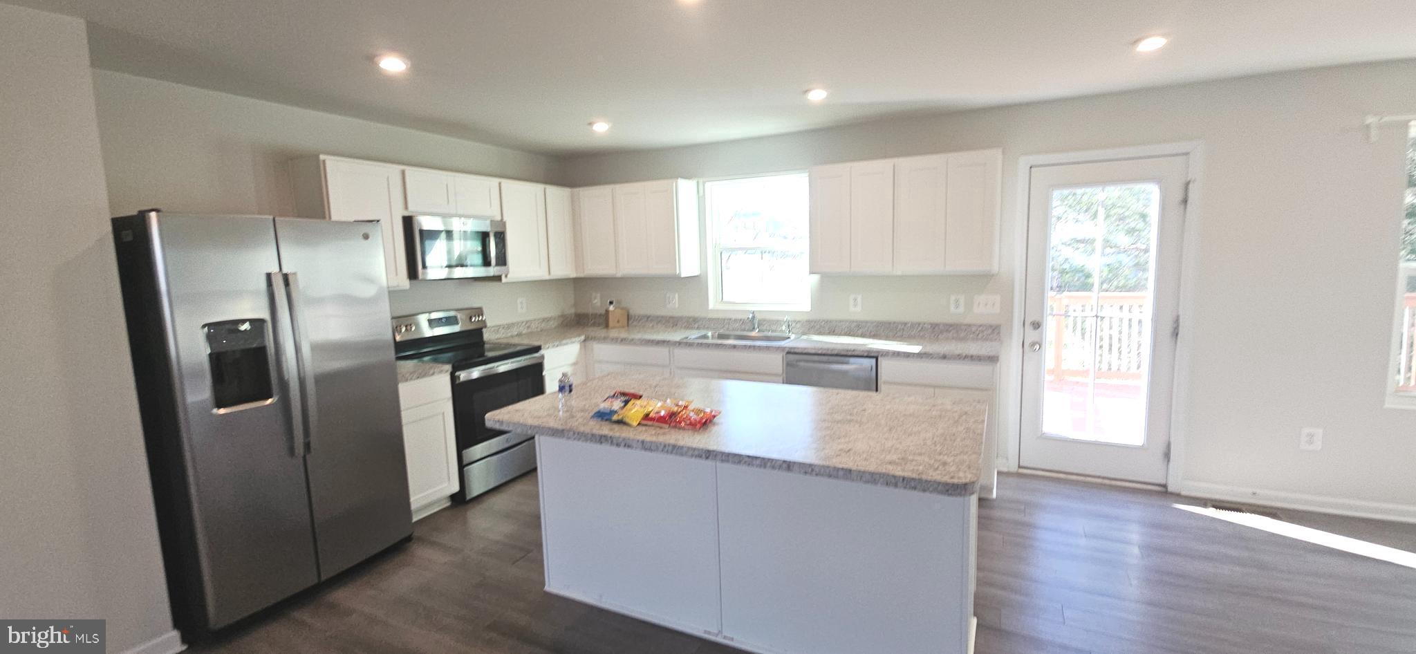 THE VILLAGE AT MIDDLETOWN - Residential