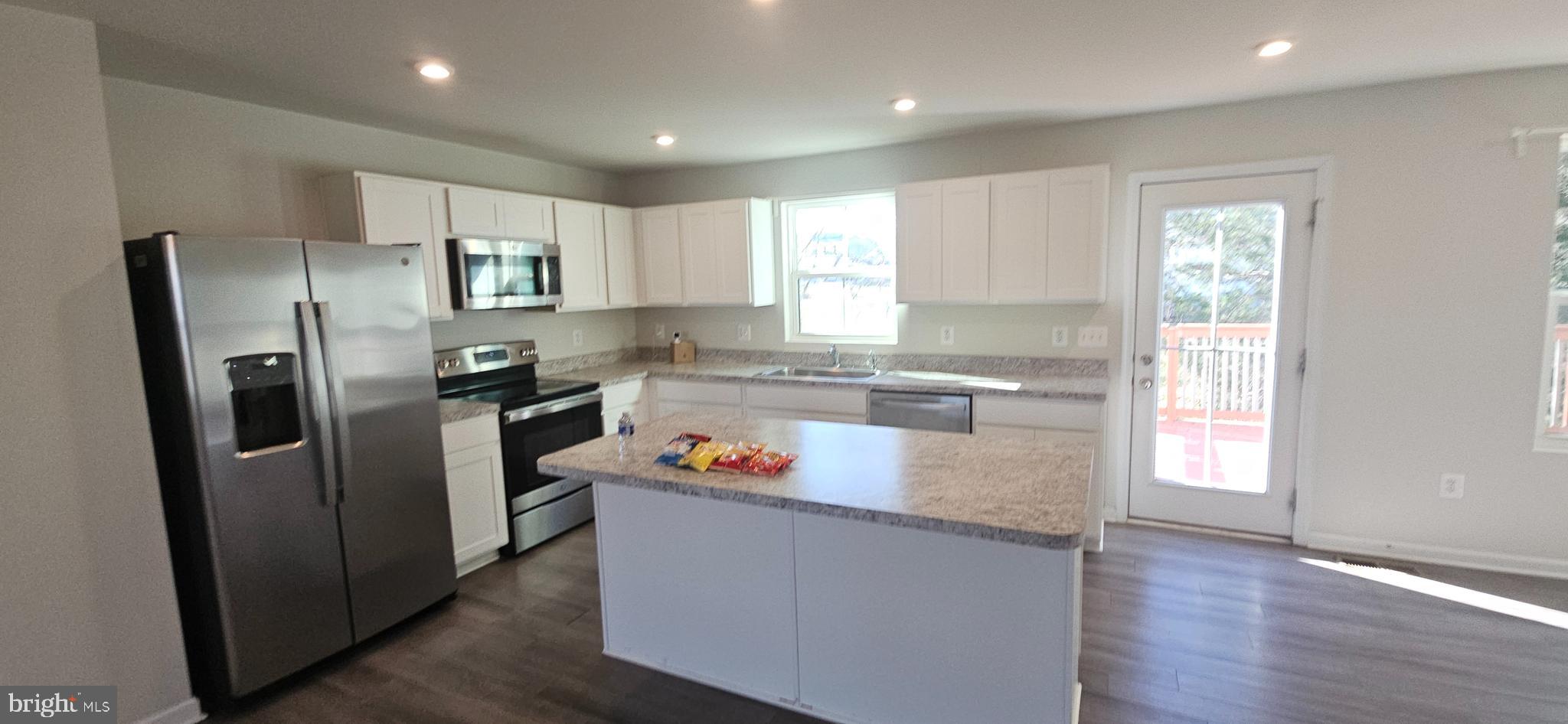 THE VILLAGE AT MIDDLETOWN - Residential