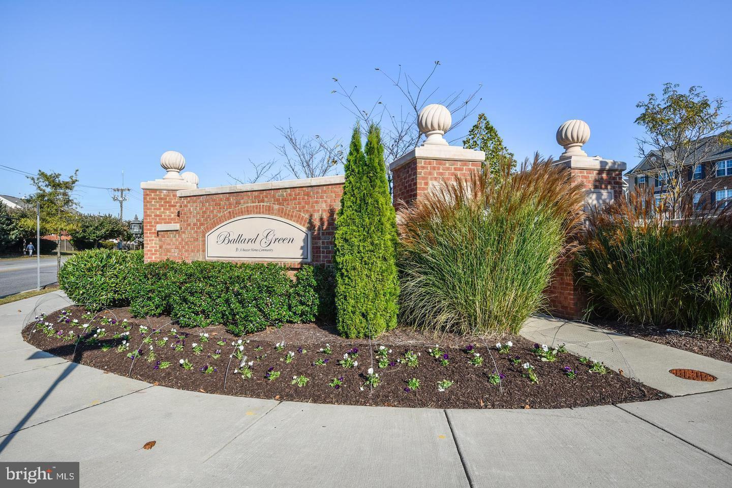 BALLARD GARDENS - Residential