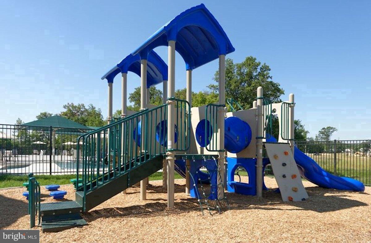 BALLARD GARDENS - Residential