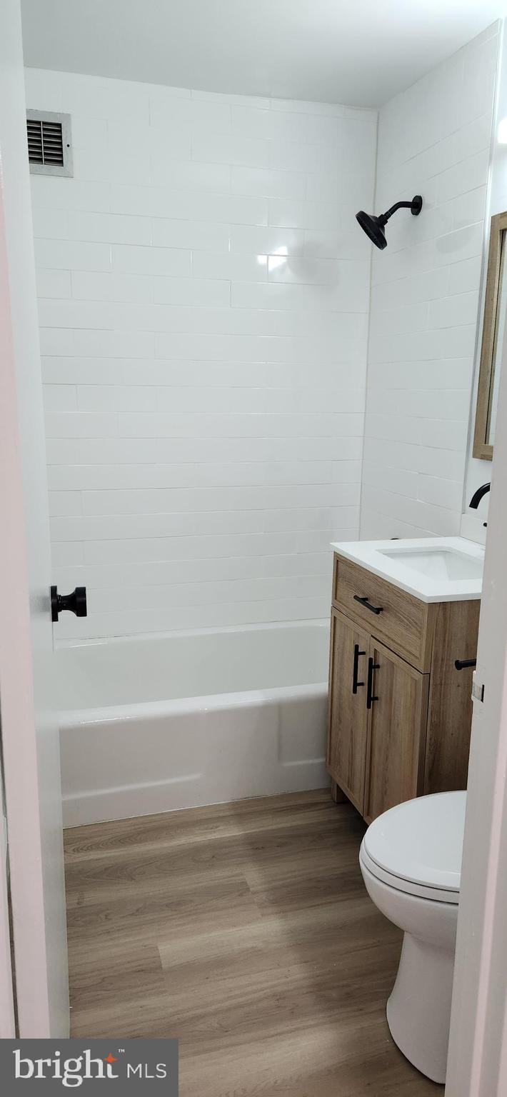 RIVER PLACE - Residential Lease