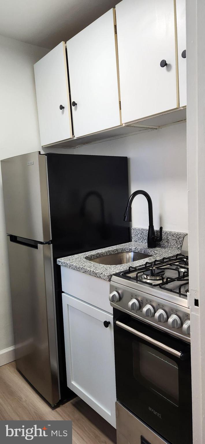 RIVER PLACE - Residential Lease