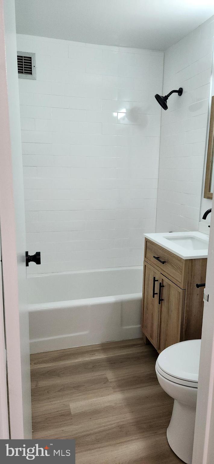 RIVER PLACE - Residential Lease