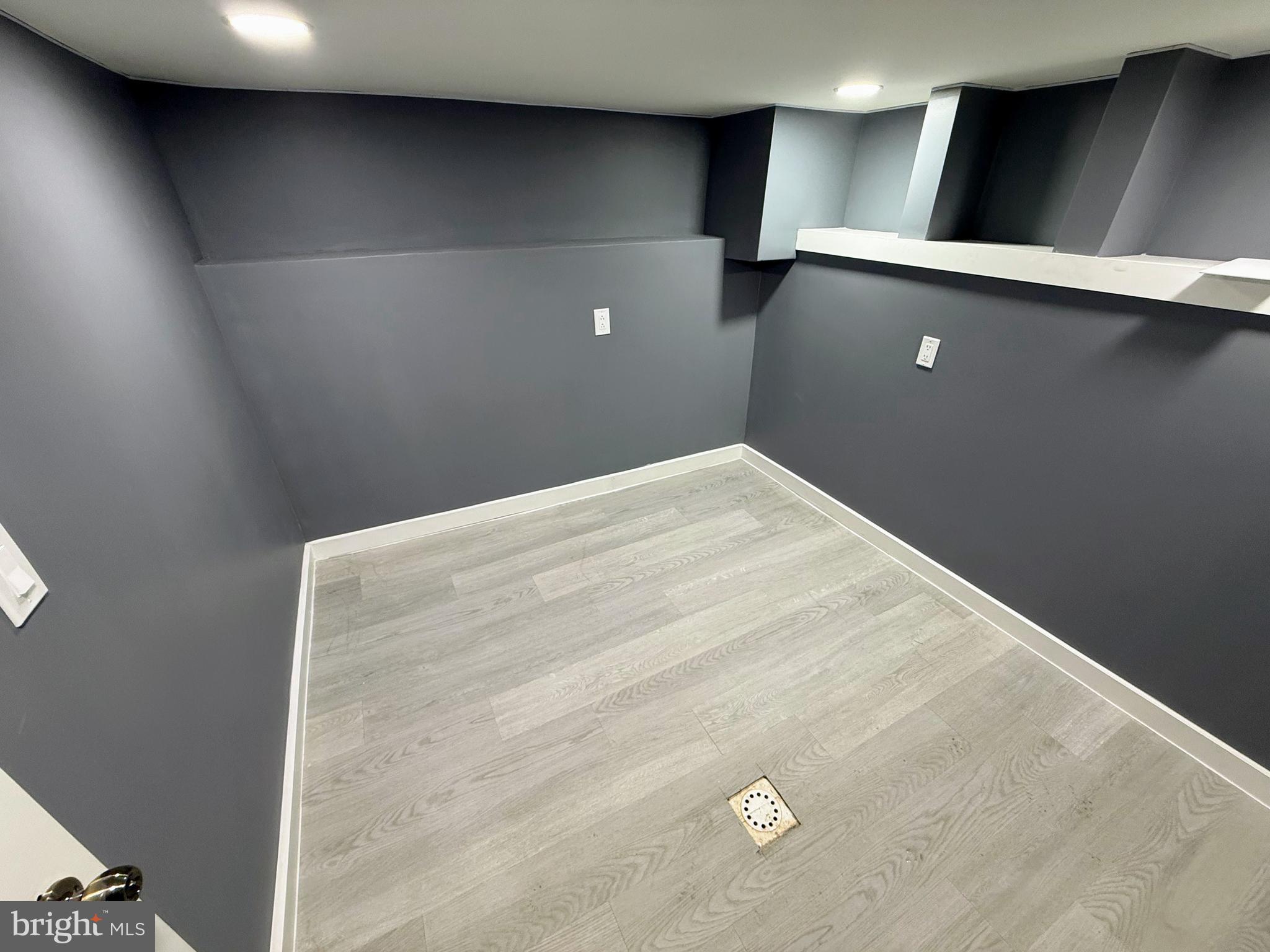 NONE AVAILABEL - Residential