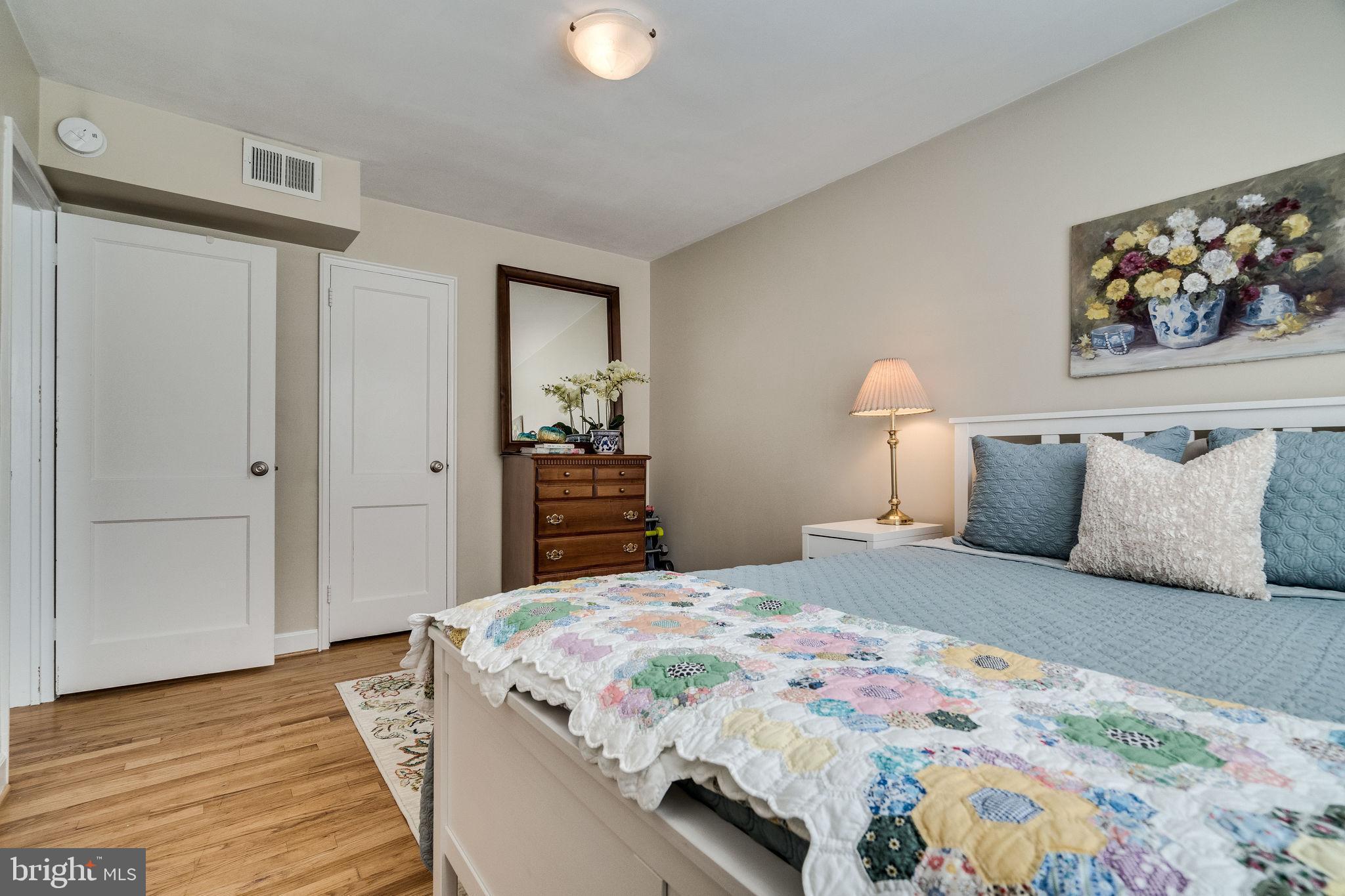 OLD TOWN ALEXANDRIA - Residential