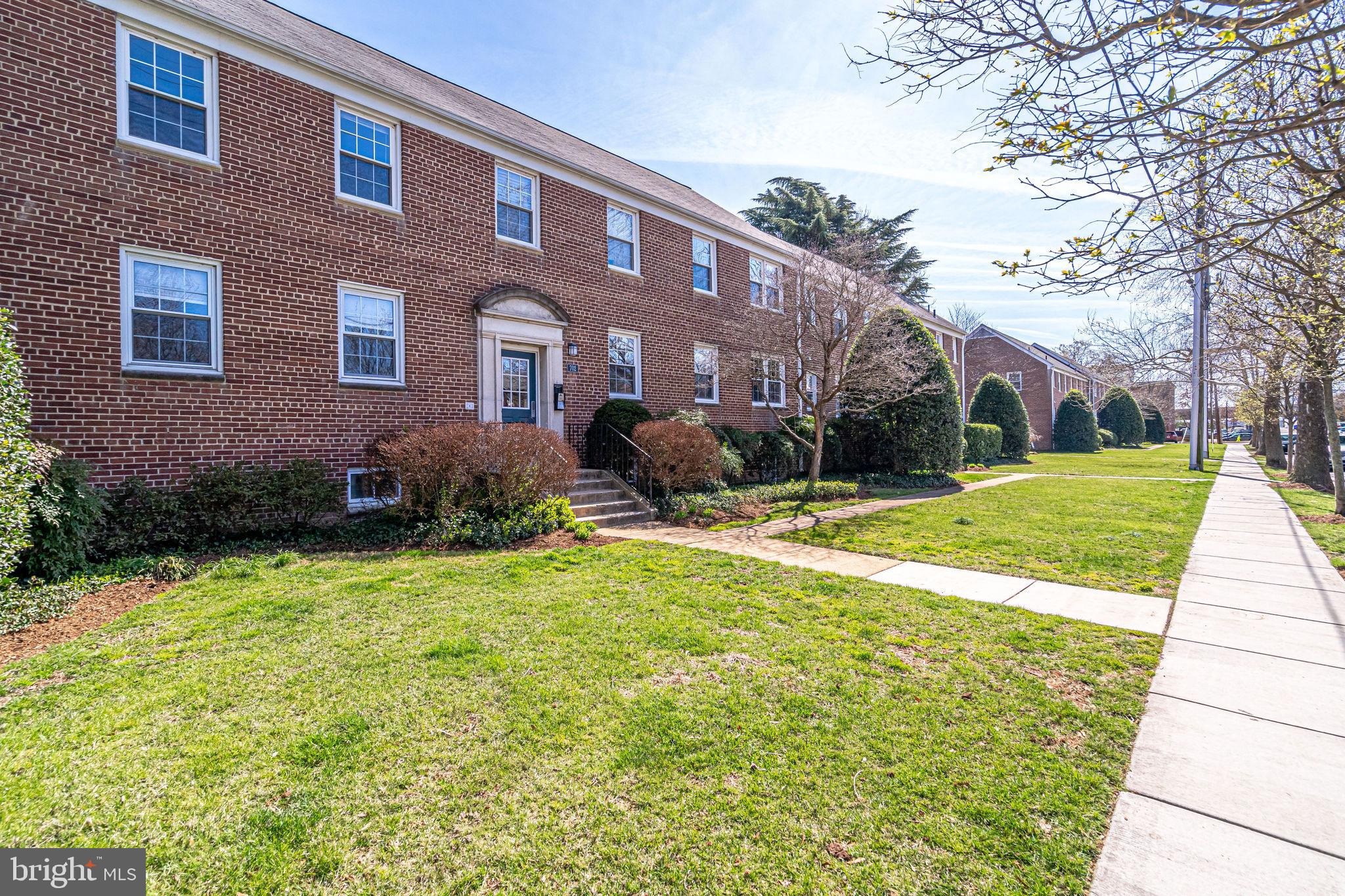 OLD TOWN ALEXANDRIA - Residential