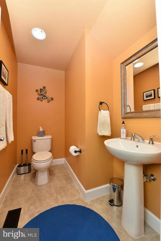 SHIRLINGTON CREST - Residential