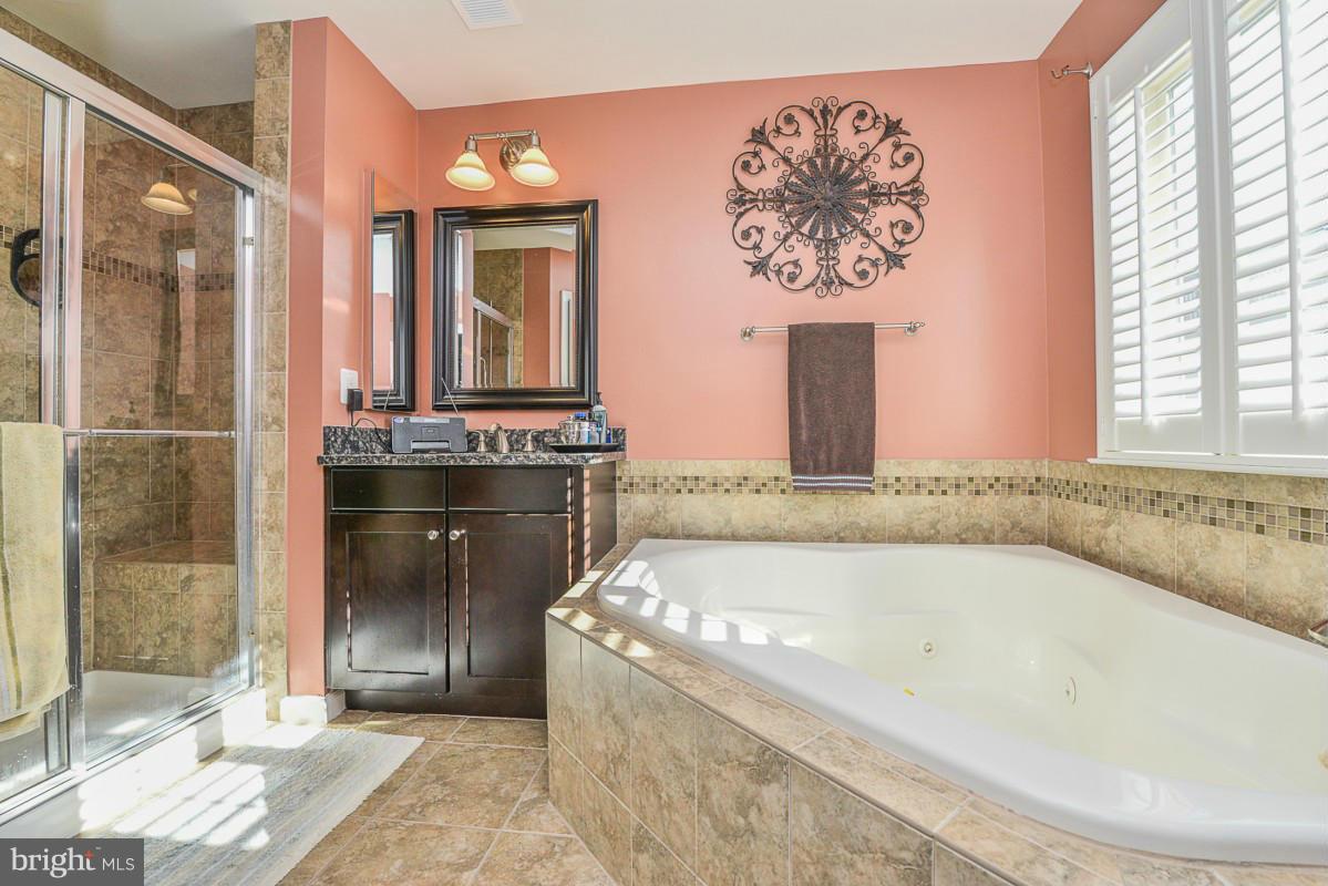 SHIRLINGTON CREST - Residential