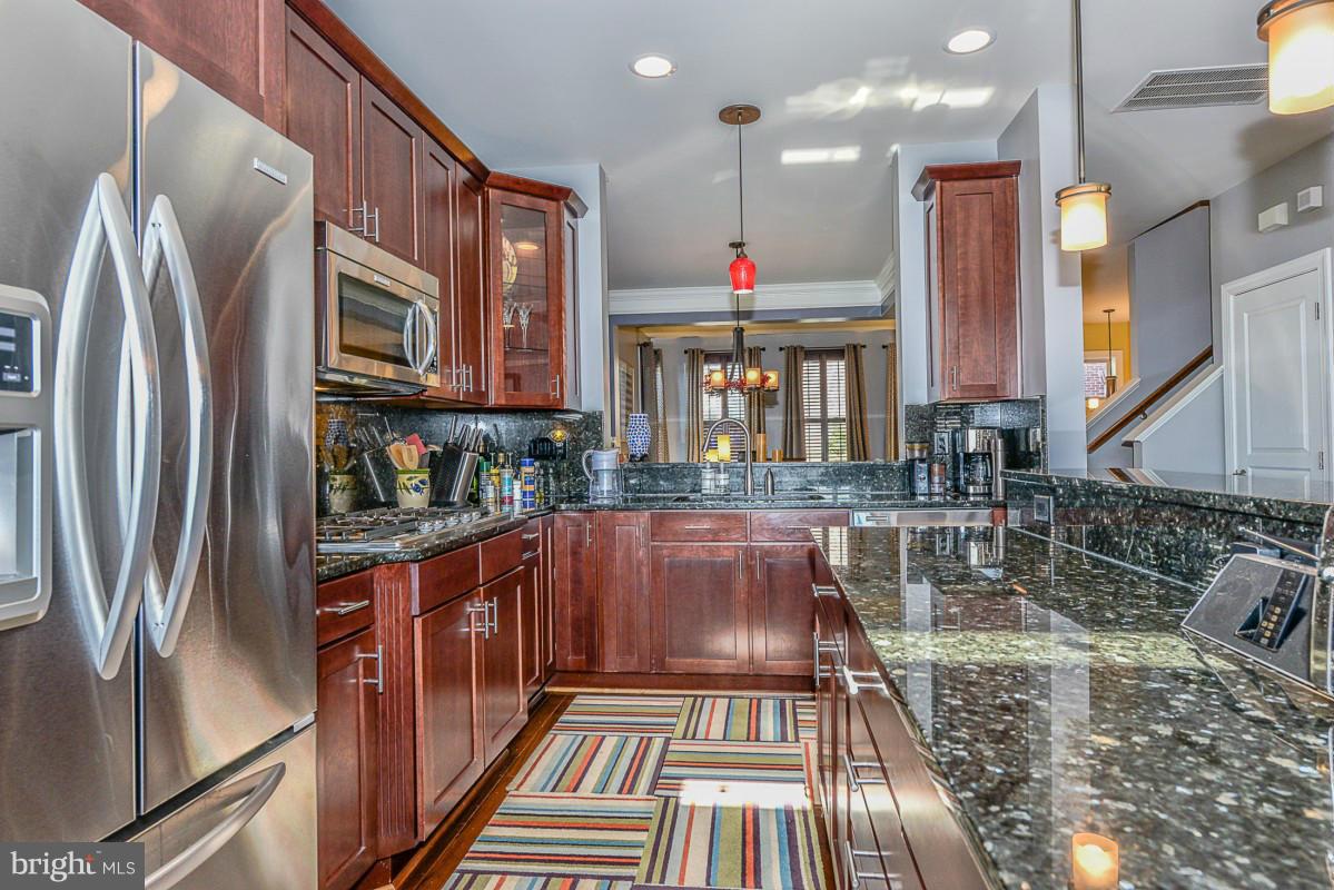 SHIRLINGTON CREST - Residential