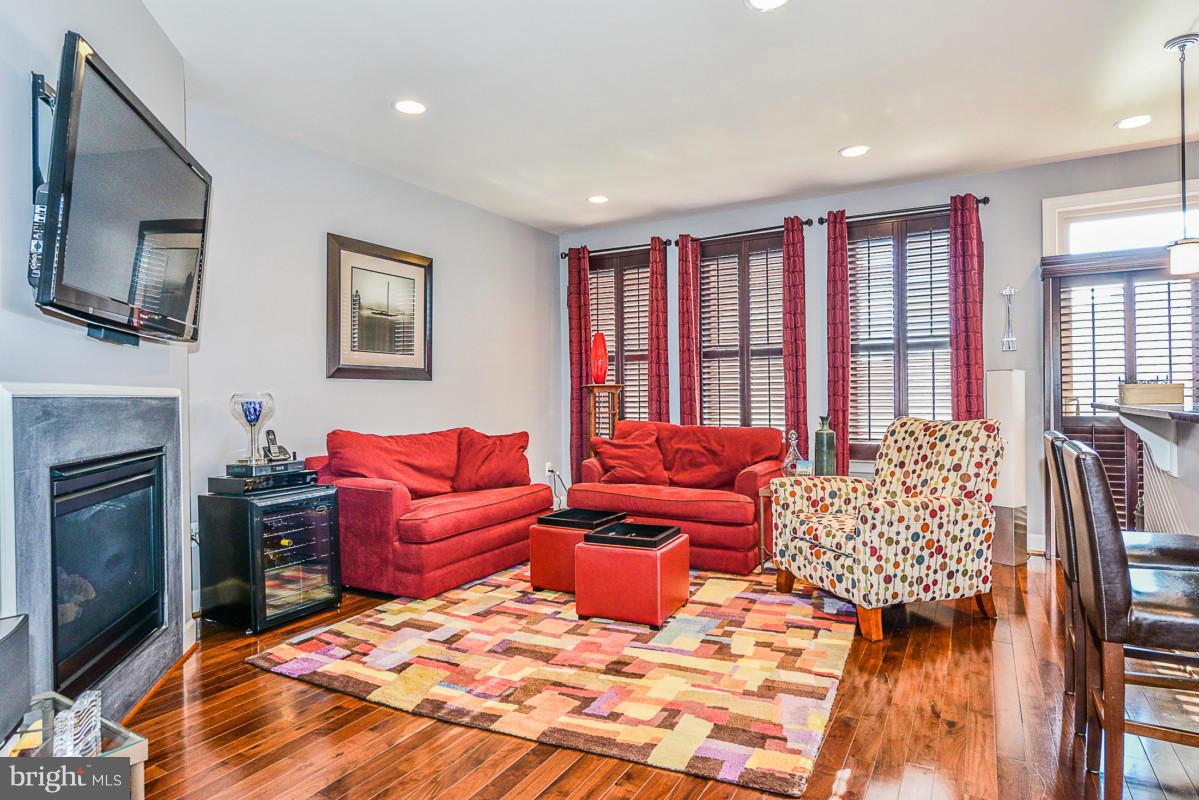 SHIRLINGTON CREST - Residential