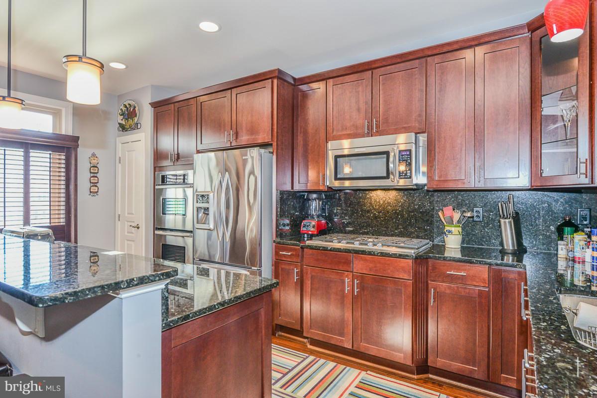 SHIRLINGTON CREST - Residential