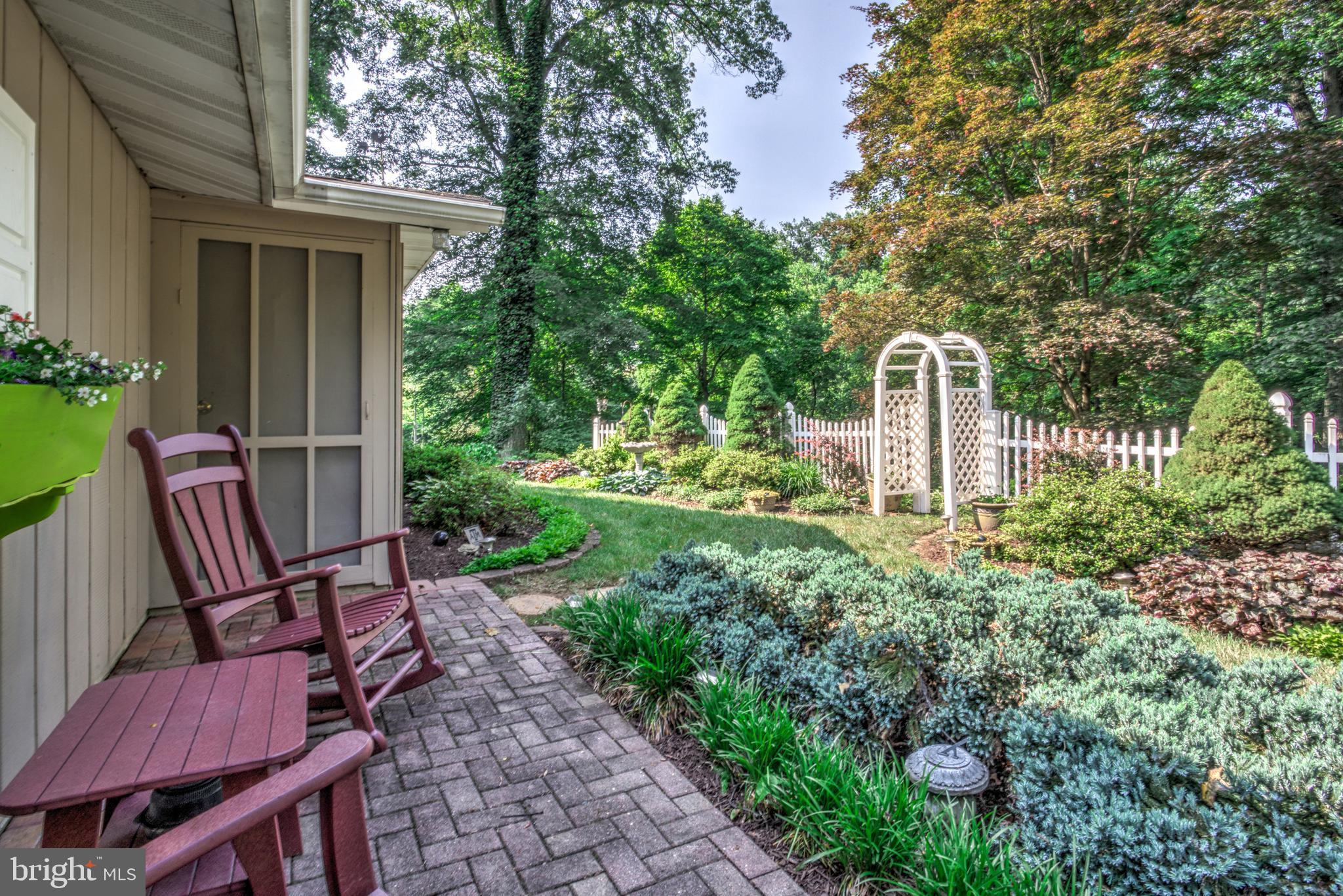 1534 BENTON HOLLOW ROAD
