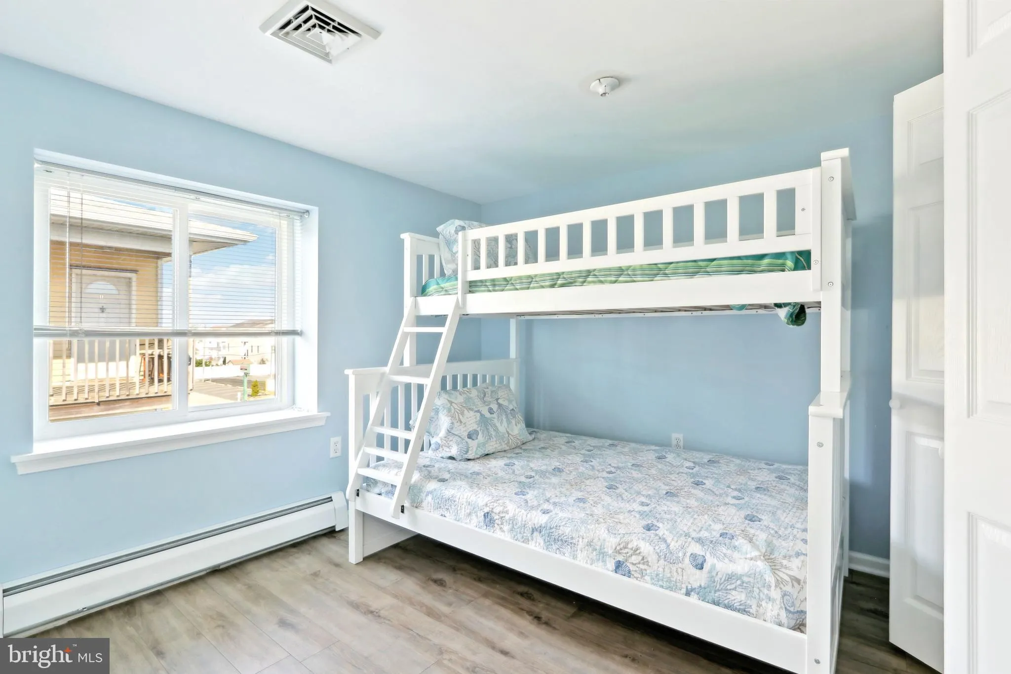 Wildwood, New Jersey 08260, United States, 4 Bedrooms Bedrooms, ,4 BathroomsBathrooms,Residential,Pending,116404