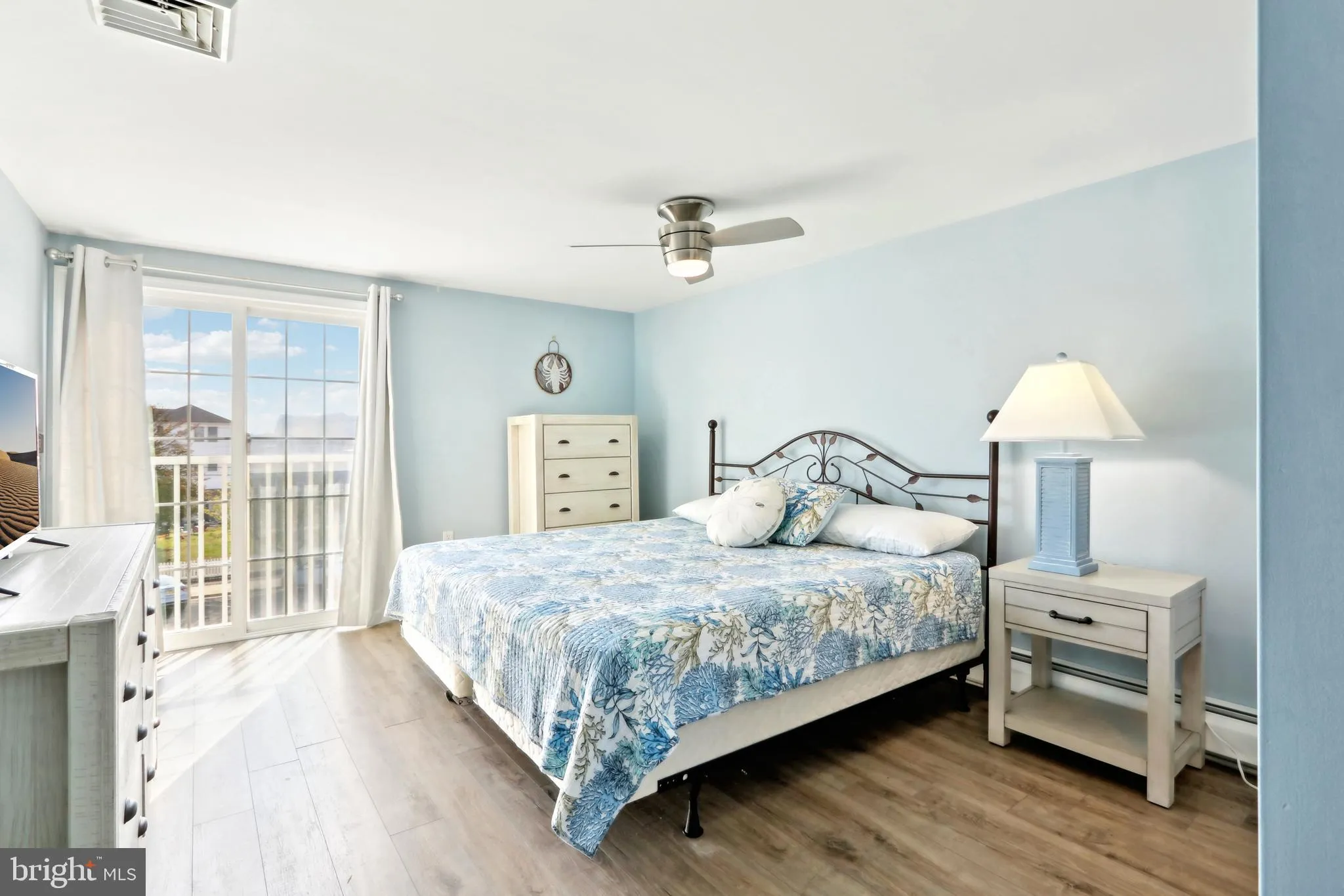 Wildwood, New Jersey 08260, United States, 4 Bedrooms Bedrooms, ,4 BathroomsBathrooms,Residential,Pending,116404