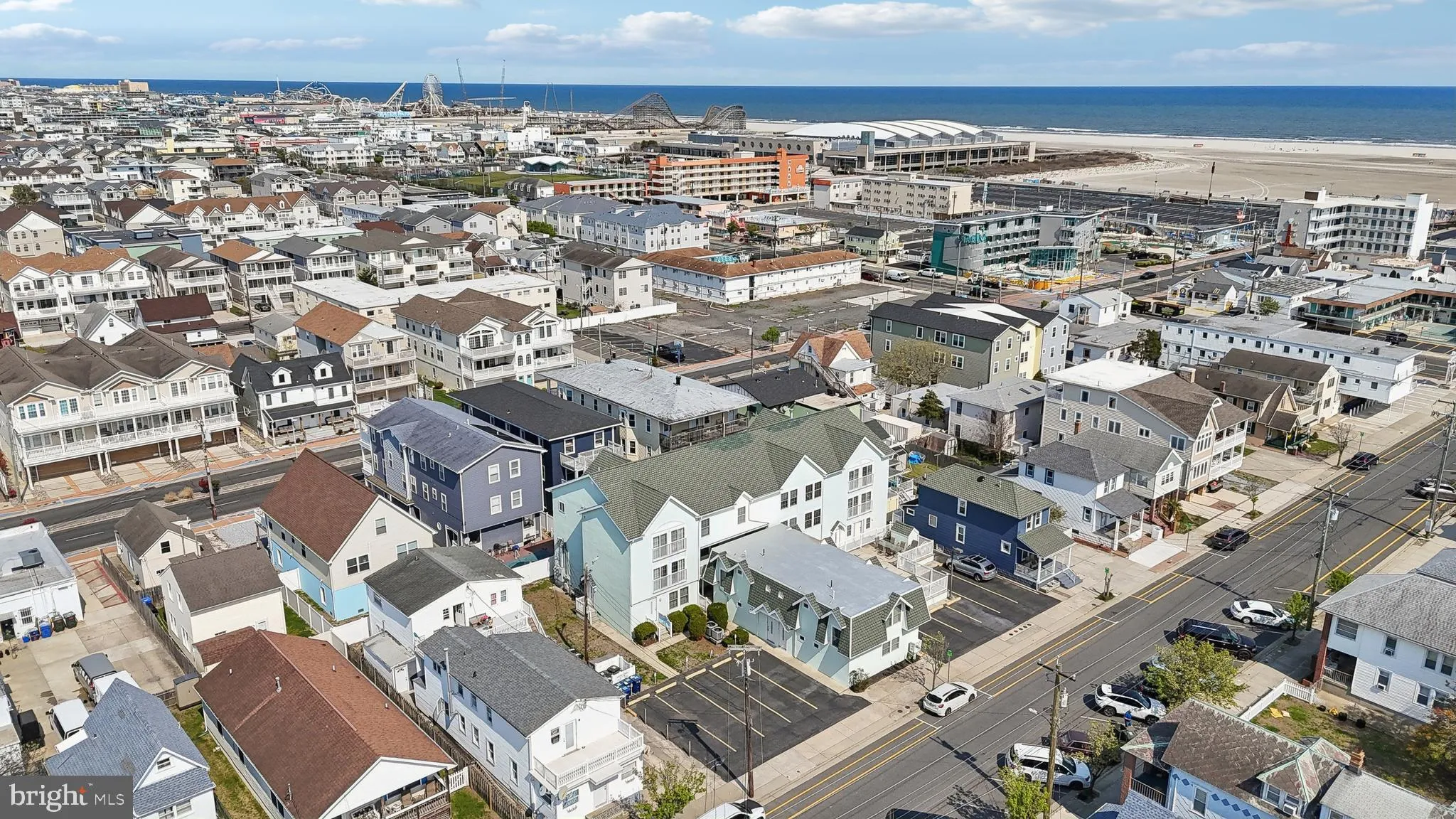 Wildwood, New Jersey 08260, United States, 4 Bedrooms Bedrooms, ,4 BathroomsBathrooms,Residential,Pending,116404