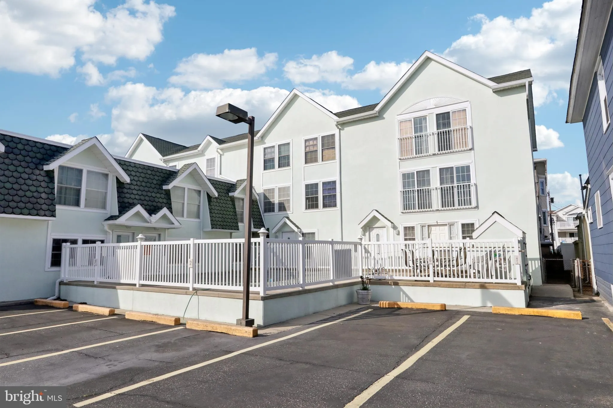 Wildwood, New Jersey 08260, United States, 4 Bedrooms Bedrooms, ,4 BathroomsBathrooms,Residential,Pending,116404