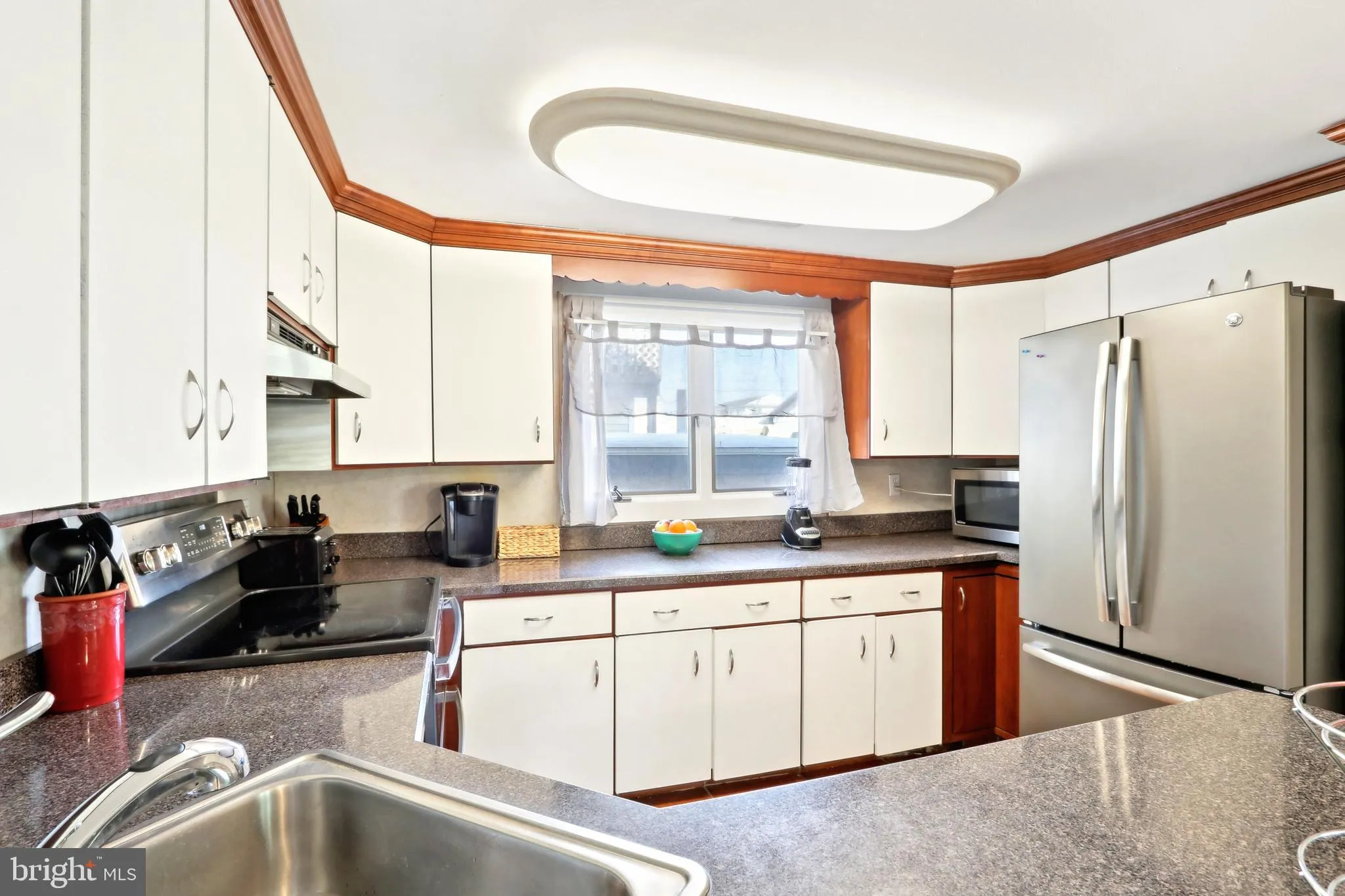 Wildwood, New Jersey 08260, United States, 4 Bedrooms Bedrooms, ,4 BathroomsBathrooms,Residential,Pending,116404