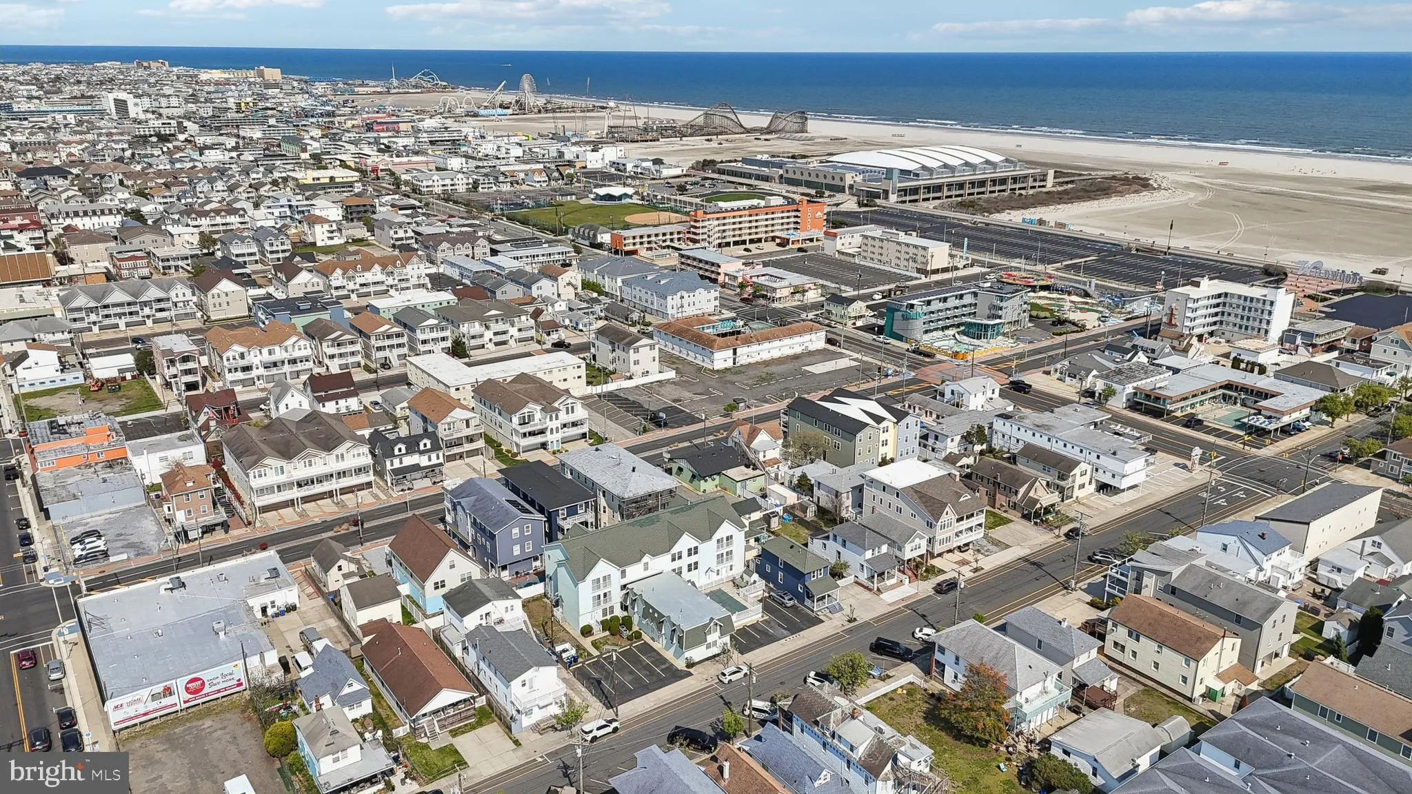 Wildwood, New Jersey 08260, United States, 4 Bedrooms Bedrooms, ,4 BathroomsBathrooms,Residential,Pending,116404