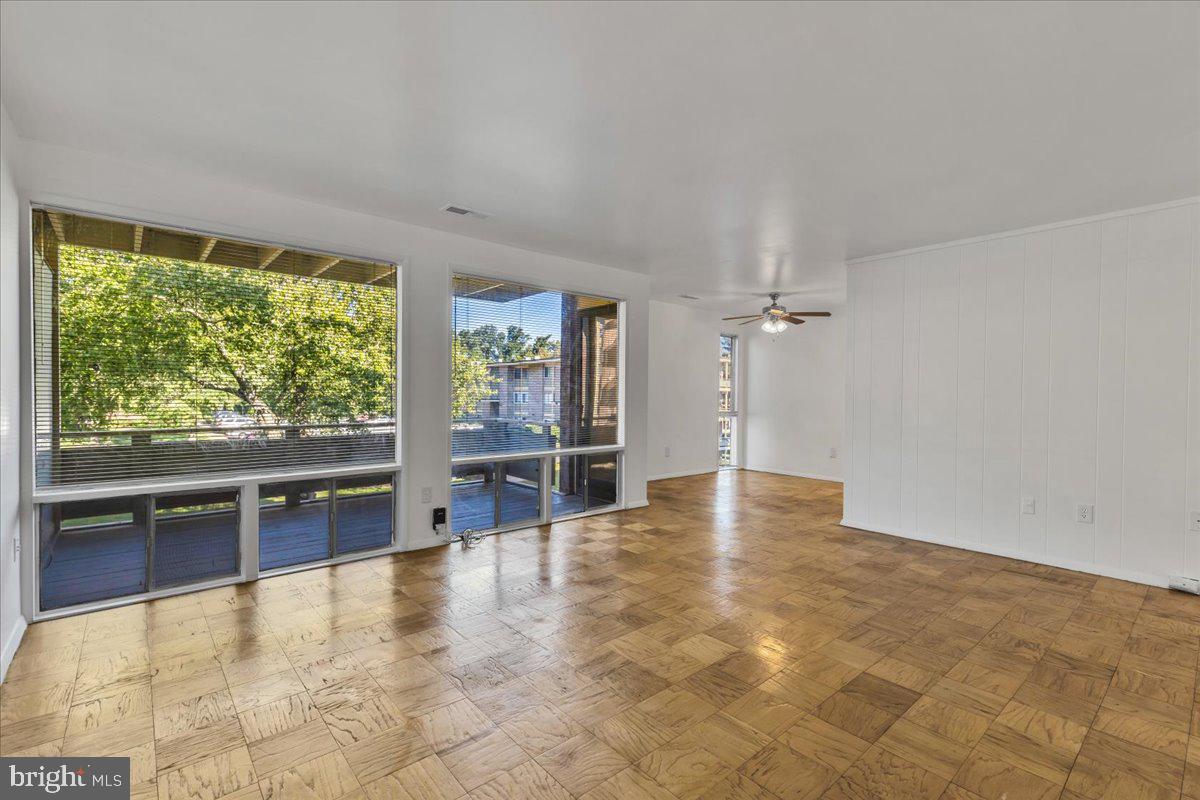 HOLLY HILL - Residential