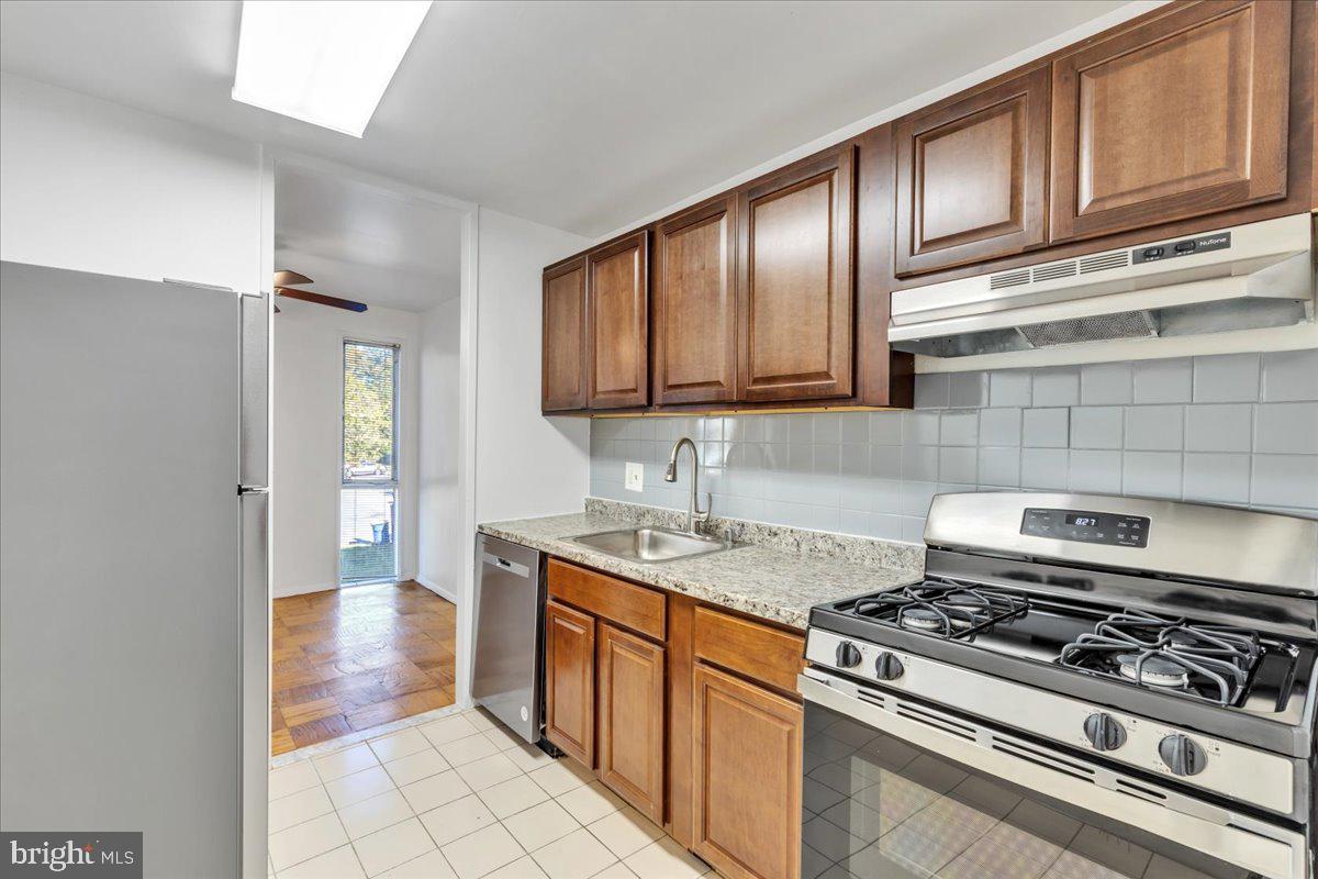 Seller says "BRING US AN OFFER!" Seller prefers to close with Certified Title!!
Unit recently updated and refreshed. Large two bedroom, 1 bathroom apartment condo, with open floor plan , simply waiting for you to move in. The common areas features stationary Cookout Grills, Walking Trails and more! 24- hour roving security on site provides an extra layer of comfort. Enjoy views of the the Community from the balcony. Close to multiple shopping destinations; The Shops at Forestville Mall; MGM Casino & Hotel, Tanger Outlets Mall, Ritchie Station and more makes this property ideal for circular travel; just off I-495.
The condo fee includes Water, Gas and exterior maintenance. ELECTRICITY is not included in the condo fee. Holly Hill is convenient to I-495/I-95 , Pennsylvania Avenue, Ritchie Marlboro Road, and other major routes surrounding DC,MD & VA. Public Transportation (Metro Bus Stop) is just outside the complex on Pennsylvania Avenue. Ample parking on property. Buyer is responsible for Condo Association documents. Condo Sold AS-IS. All information deemed reliable but not guaranteed.
Sign the Buyer Agreement with your Agent. Schedule your showing and take the next step toward making this charming property your new home!
Seller prefers to close with Certified Title!!