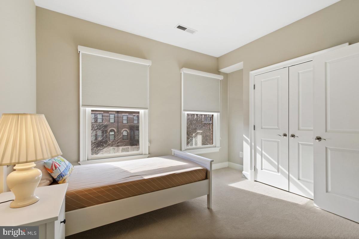 PARK POTOMAC - Residential