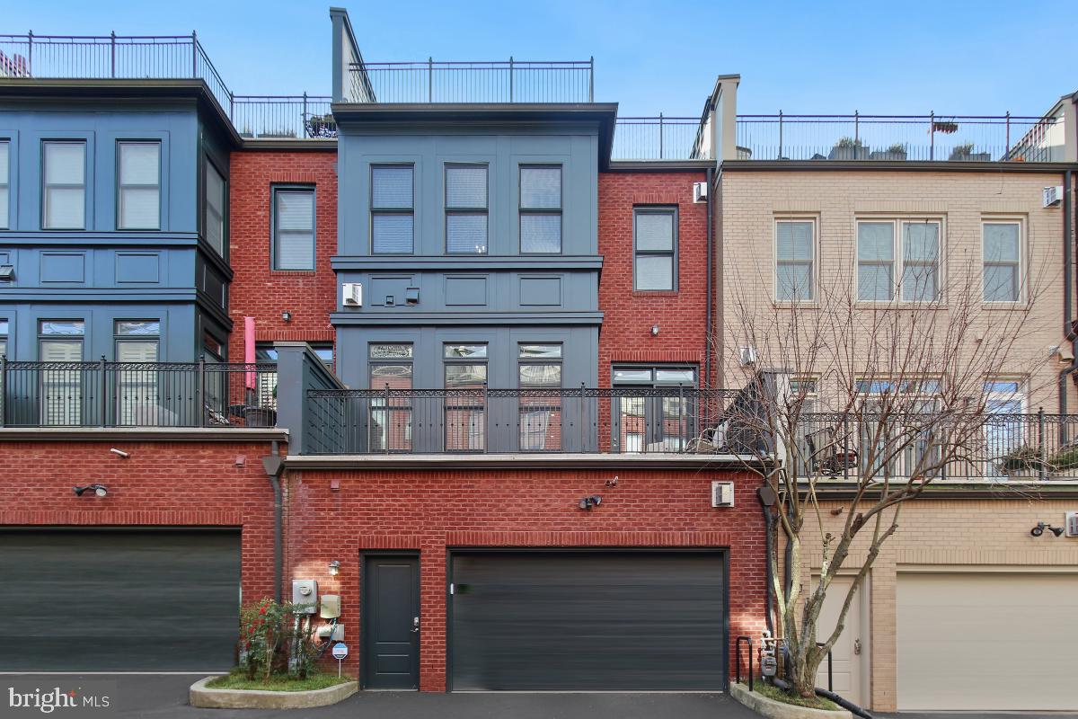 PARK POTOMAC - Residential